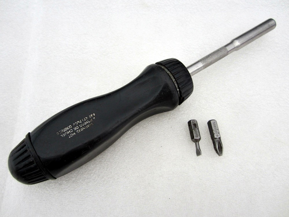 Snap-on Ratcheting Screwdriver & Bits SSDMR4A Black USA