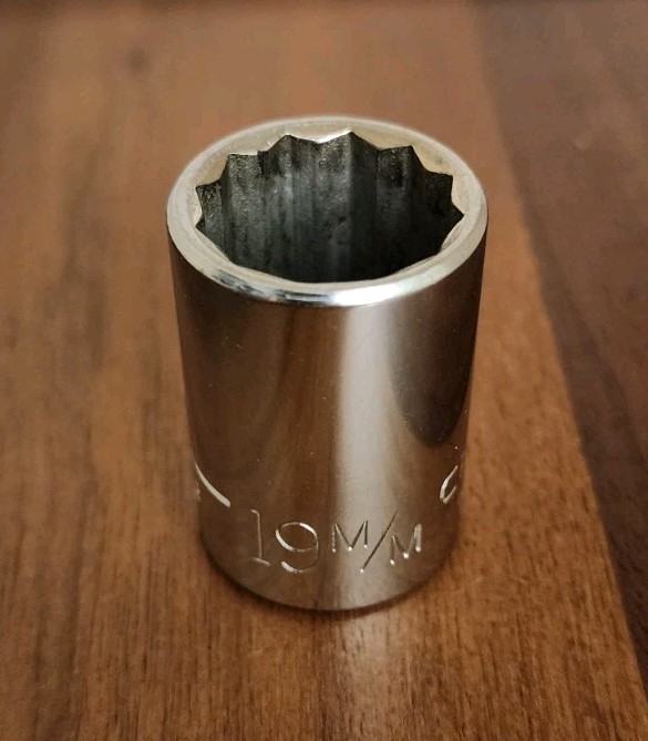 Craftsman USA 19mm Socket 12 Point 1/2″ Drive V 44238 (No Knurl M/M)