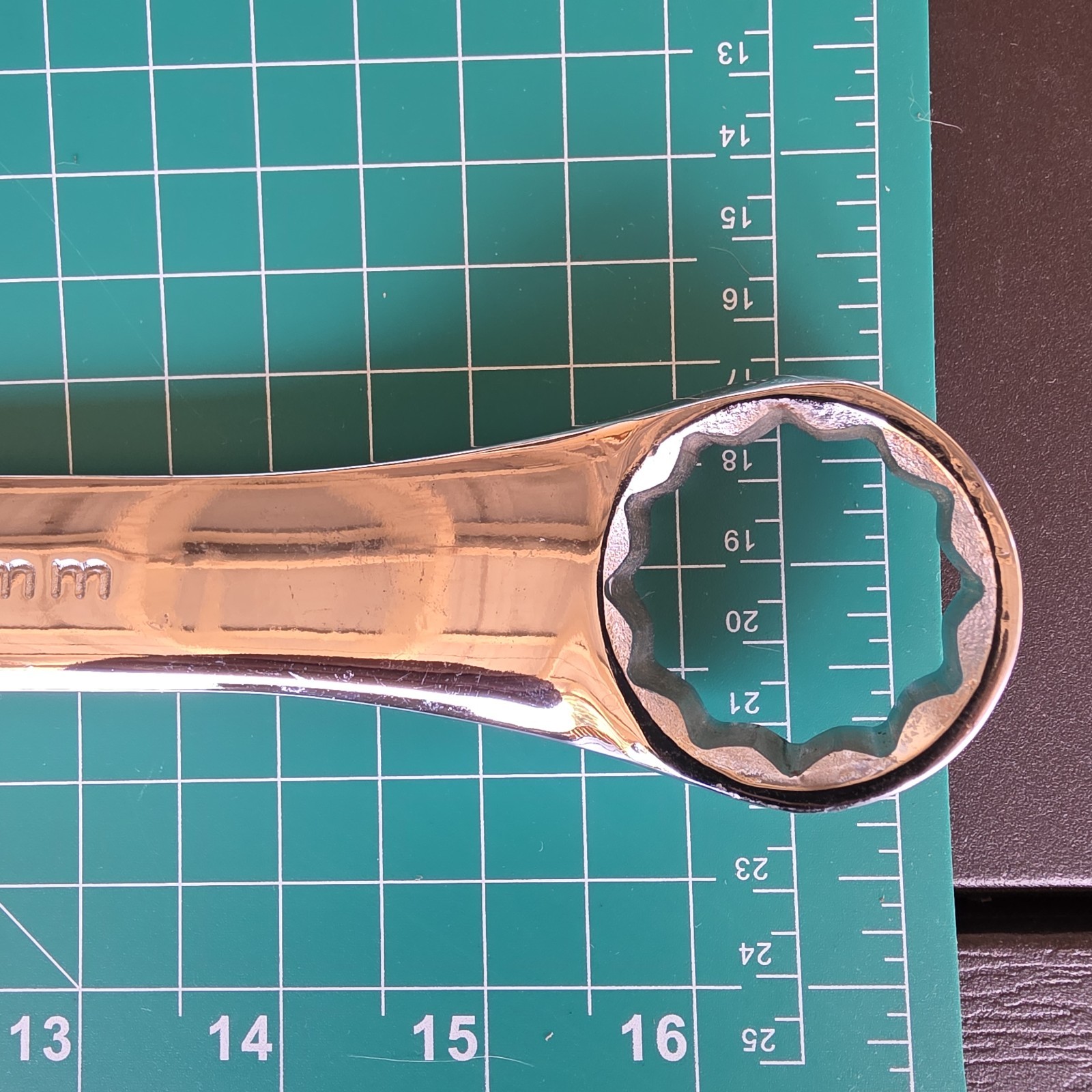 S-K Pro Tools 32mm 12pt Metric Regular Combination Wrench #88332 17-1/2″ L