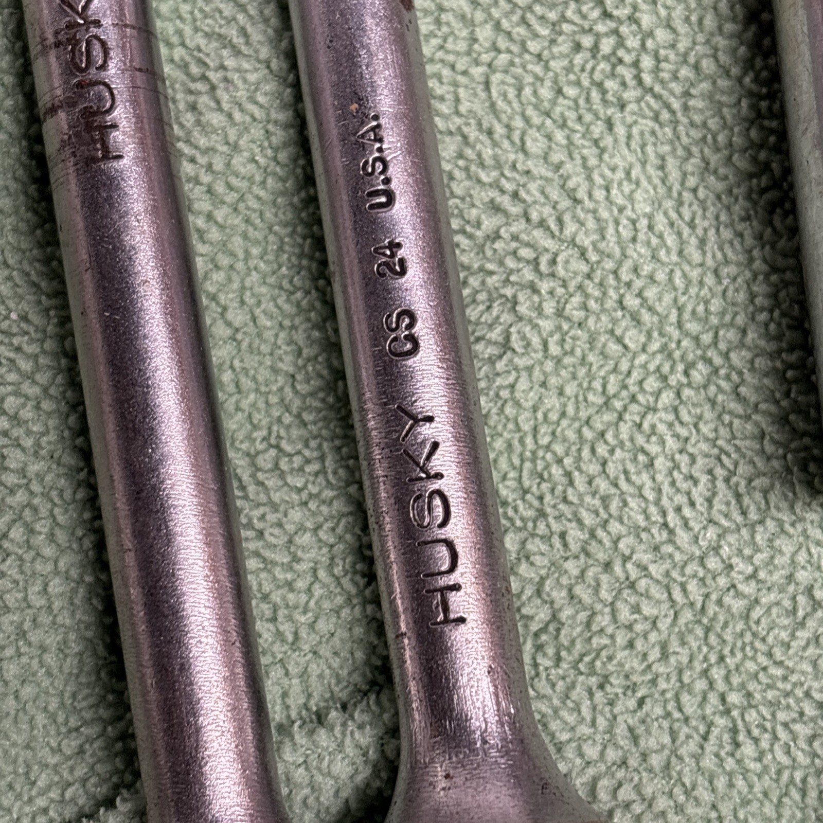 Vintage Husky CS-43 1/2″ Drive 10″ ~ Knurled Handle Ratchet. Plus Sockets Extras