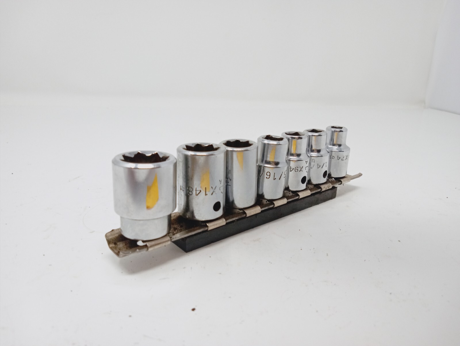 Mac Tools 7 Piece Set X168 to X74 3/8″ Drive 8 Pt Shallow Chrome Sockets W/Tray