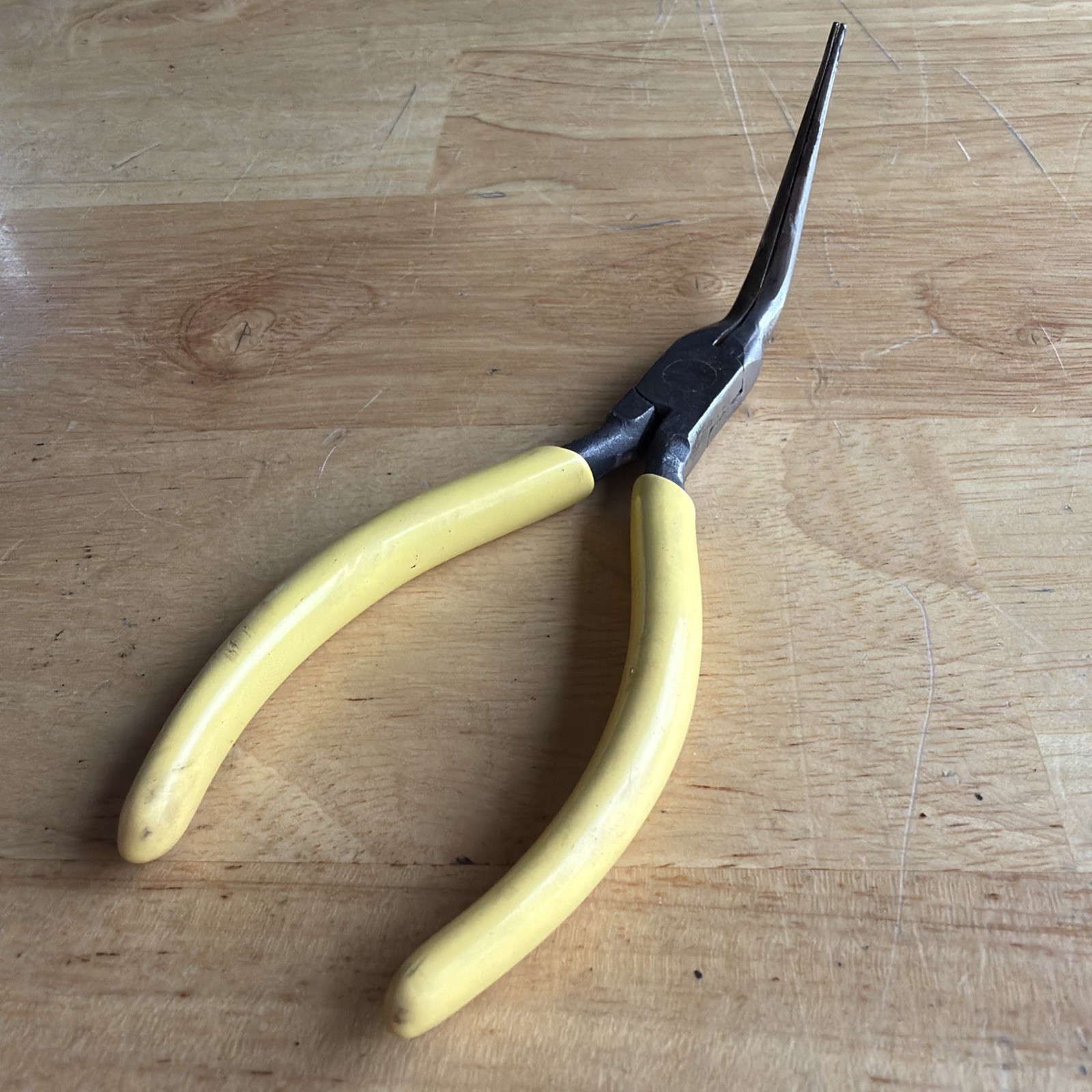 Williams Tools 5″ Long Thing Bent Needle Nose Pliers Yellow Handl PL-127C USA