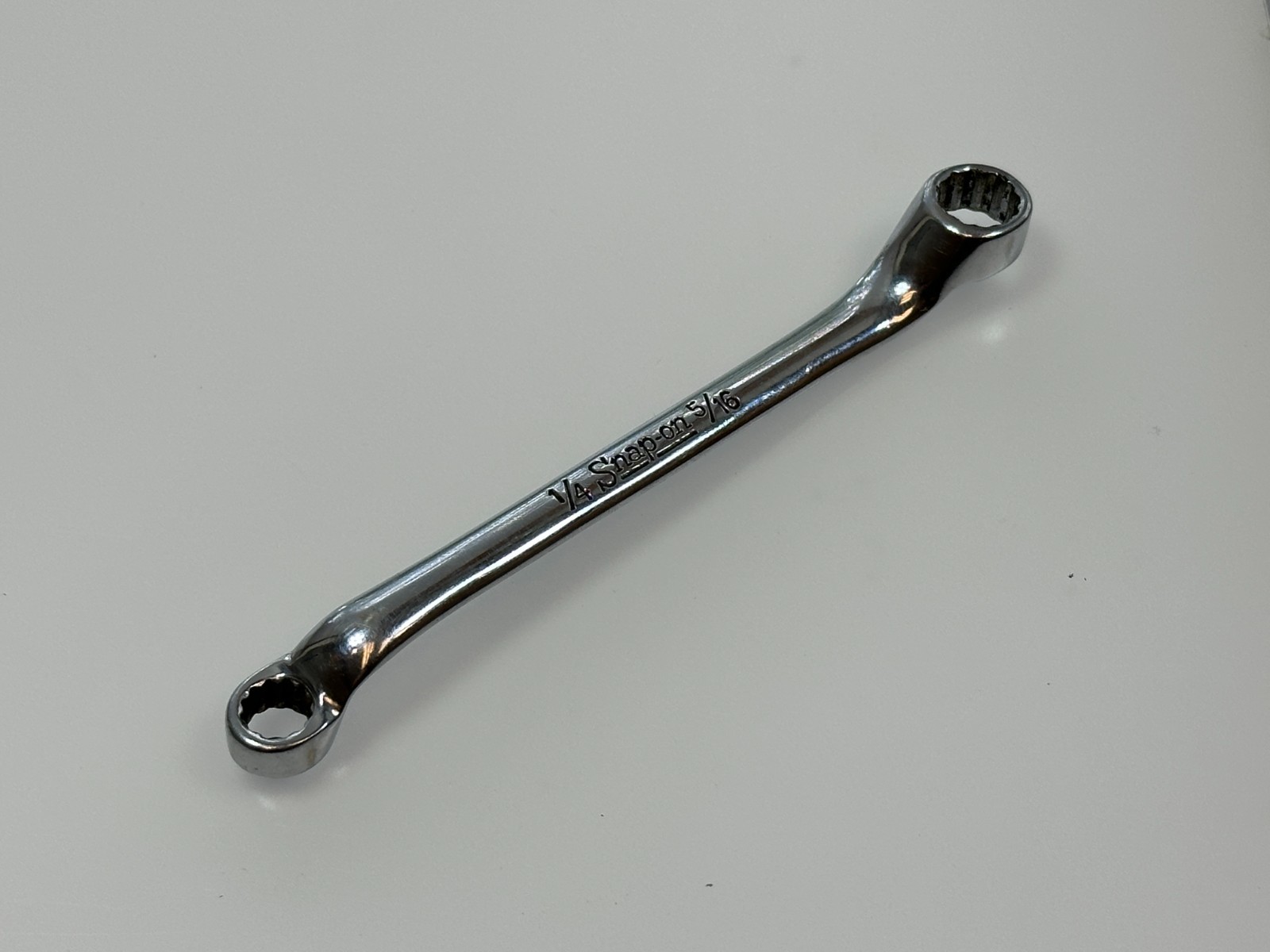 Snap-on Tools USA XS810 SAE 1/4 x 5/16″ Offset Short Box End Wrench, 12 Point