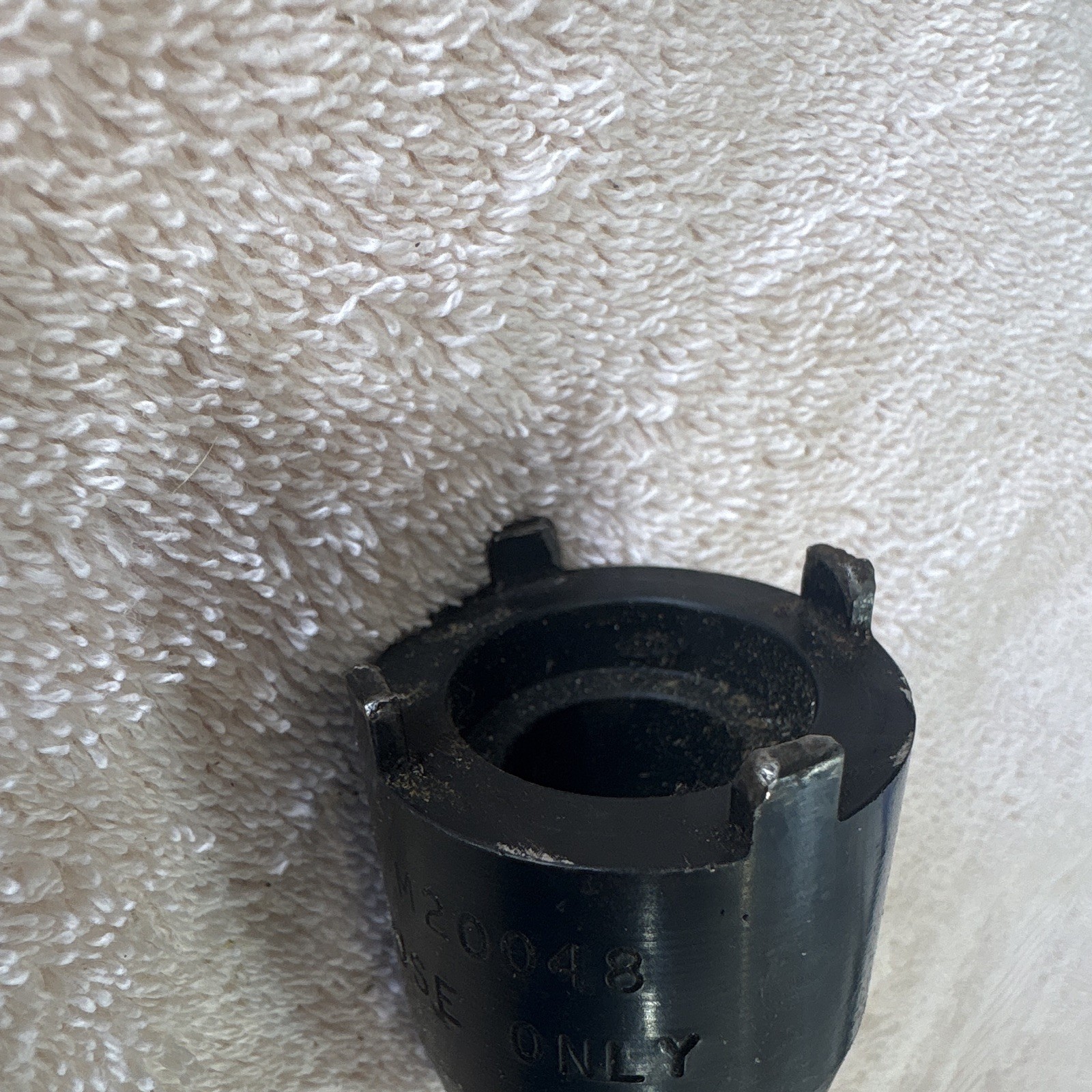 Used slot nut special tool for older Mercedes 186589110700 AST brand part M20048