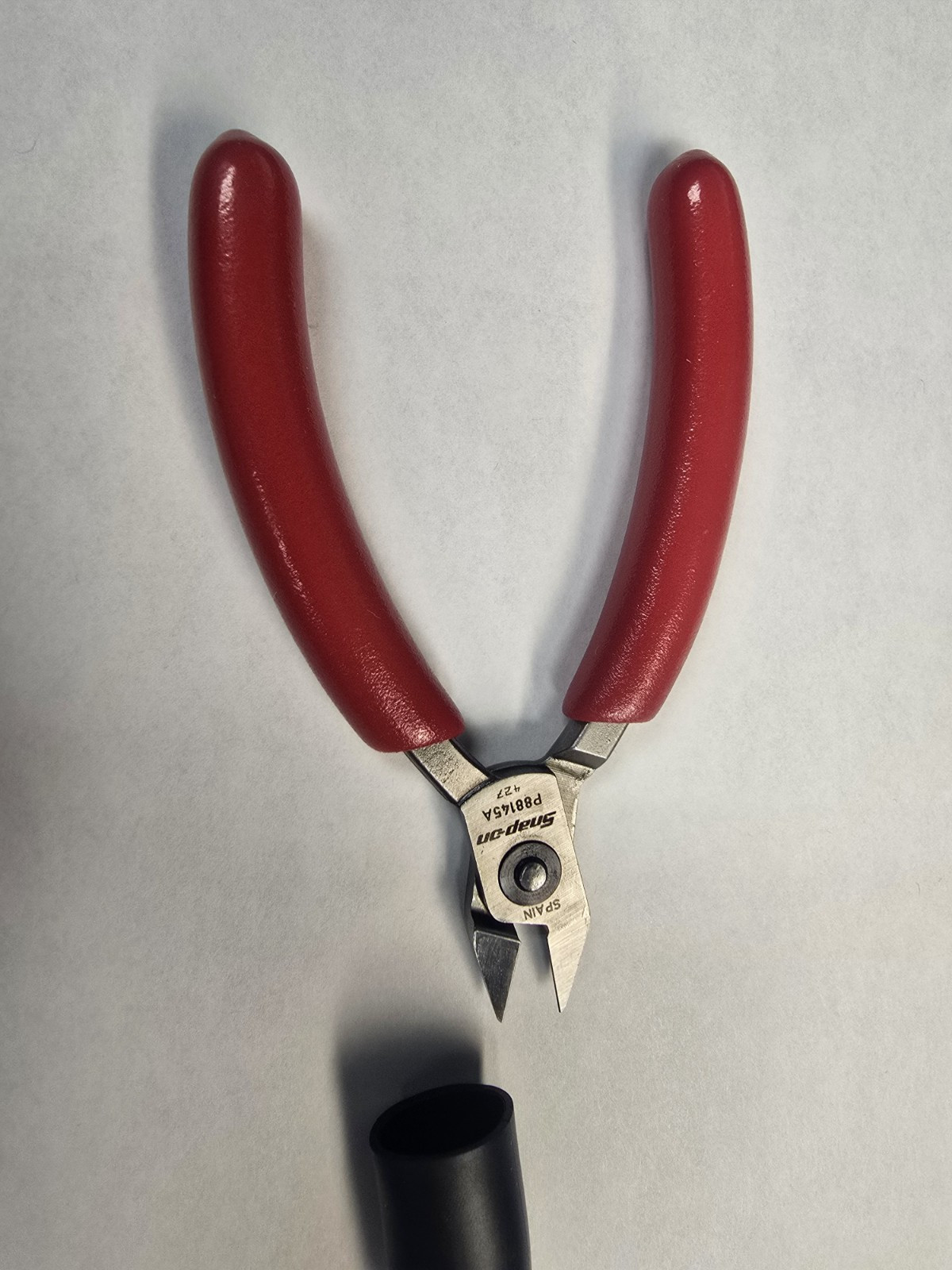 Snap-on Tools NEW RED Soft Grip Precision Oval Diagonal Cutting Pliers P88145A