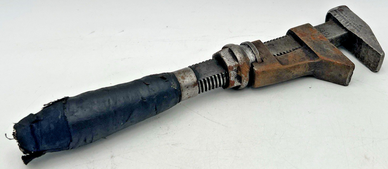 BEMIS & CALL H & T. CO. MONKEY WRENCH 12″ ADJUSTABLE WORN HANDLE