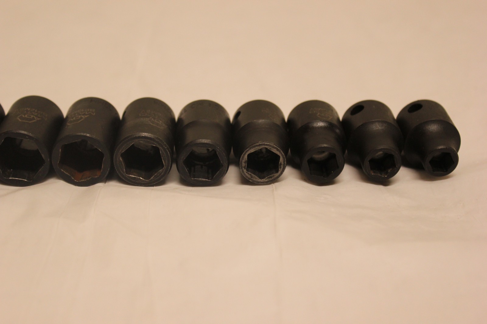 MATCO Tools ADV 13 Pc 3/8″ Drive Metric 12 Point Impact Socket Set 7-19mm F2B8