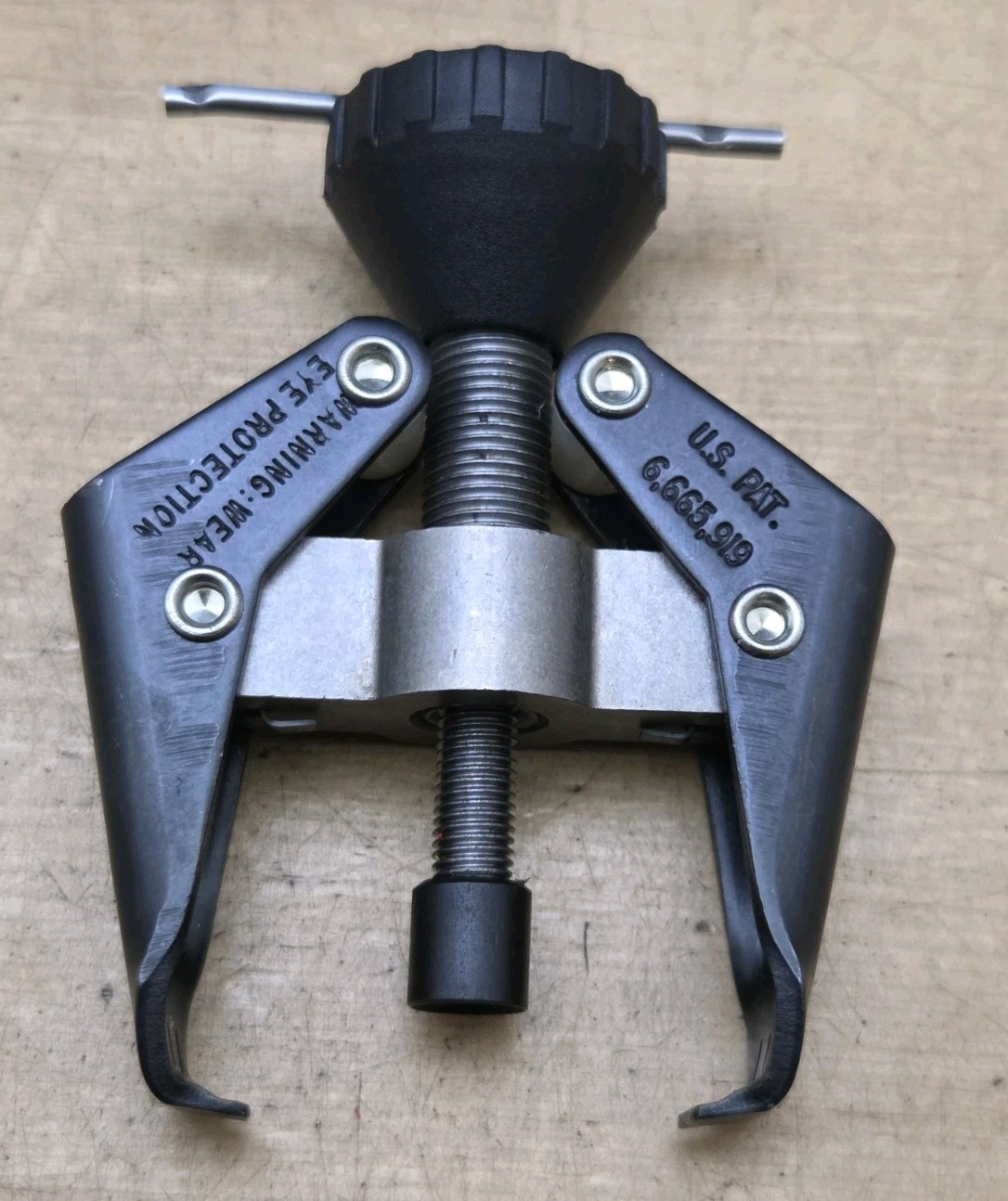 New Lisle Tools 54150 – Battery Terminal & Wiper Arm Puller
