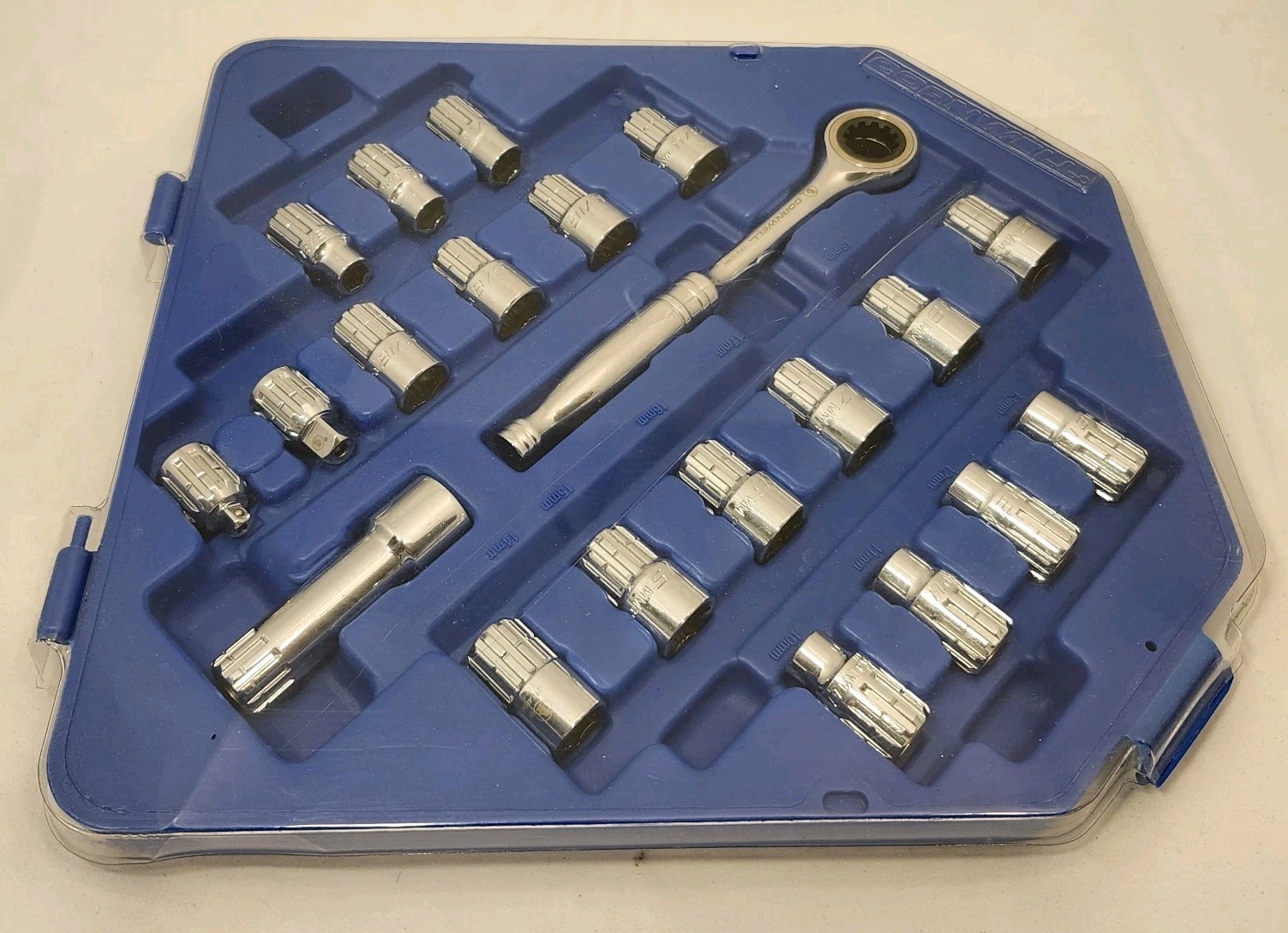 Cornwell CRW-21GTS 21PC. Go Thru Socket Set SAE & METRIC Hardly Used