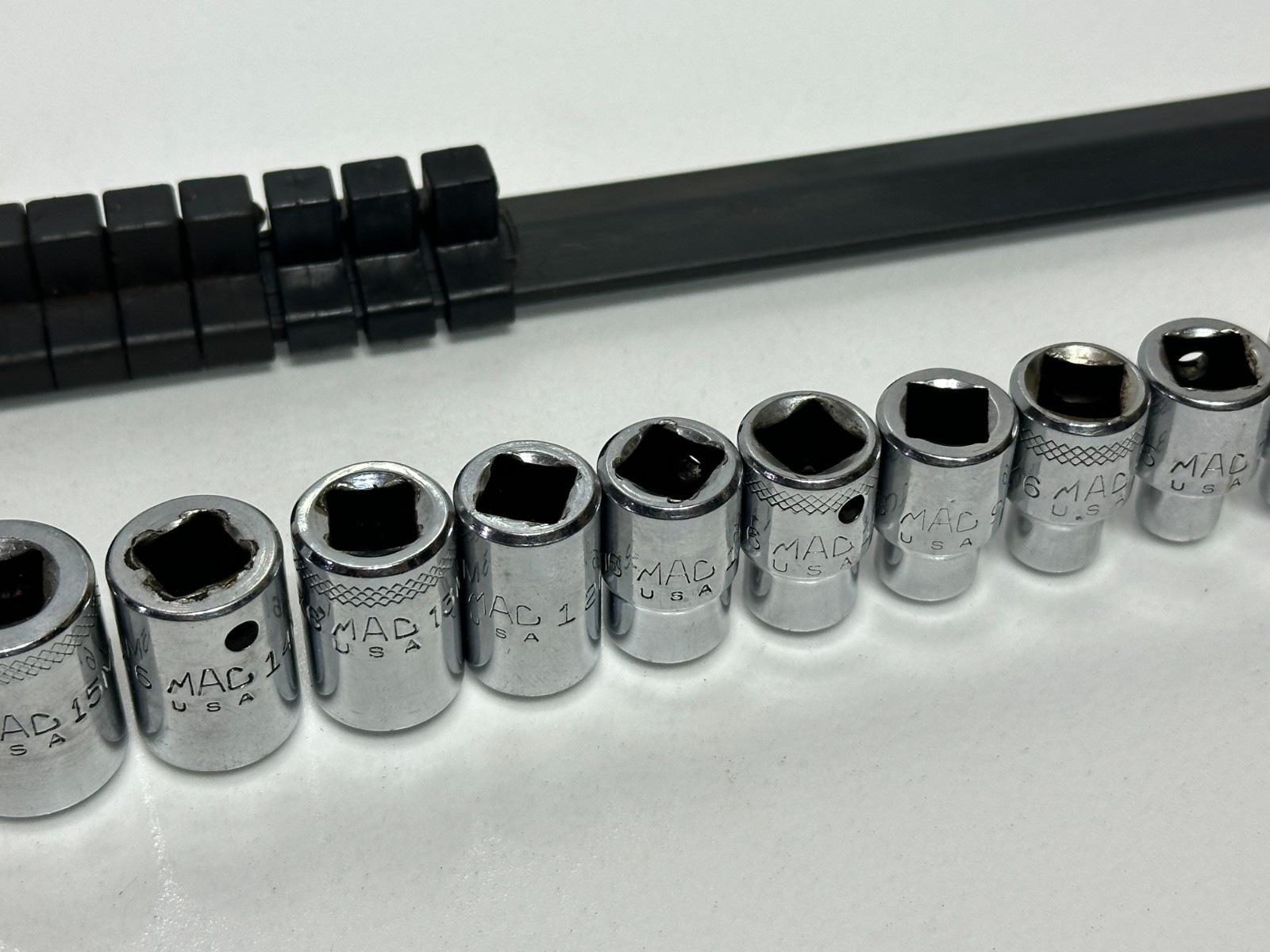 MAC Tools USA SXM146TR 3/8″ Drive 14pc Metric 6mm to 19mm Socket Set, 6 Point