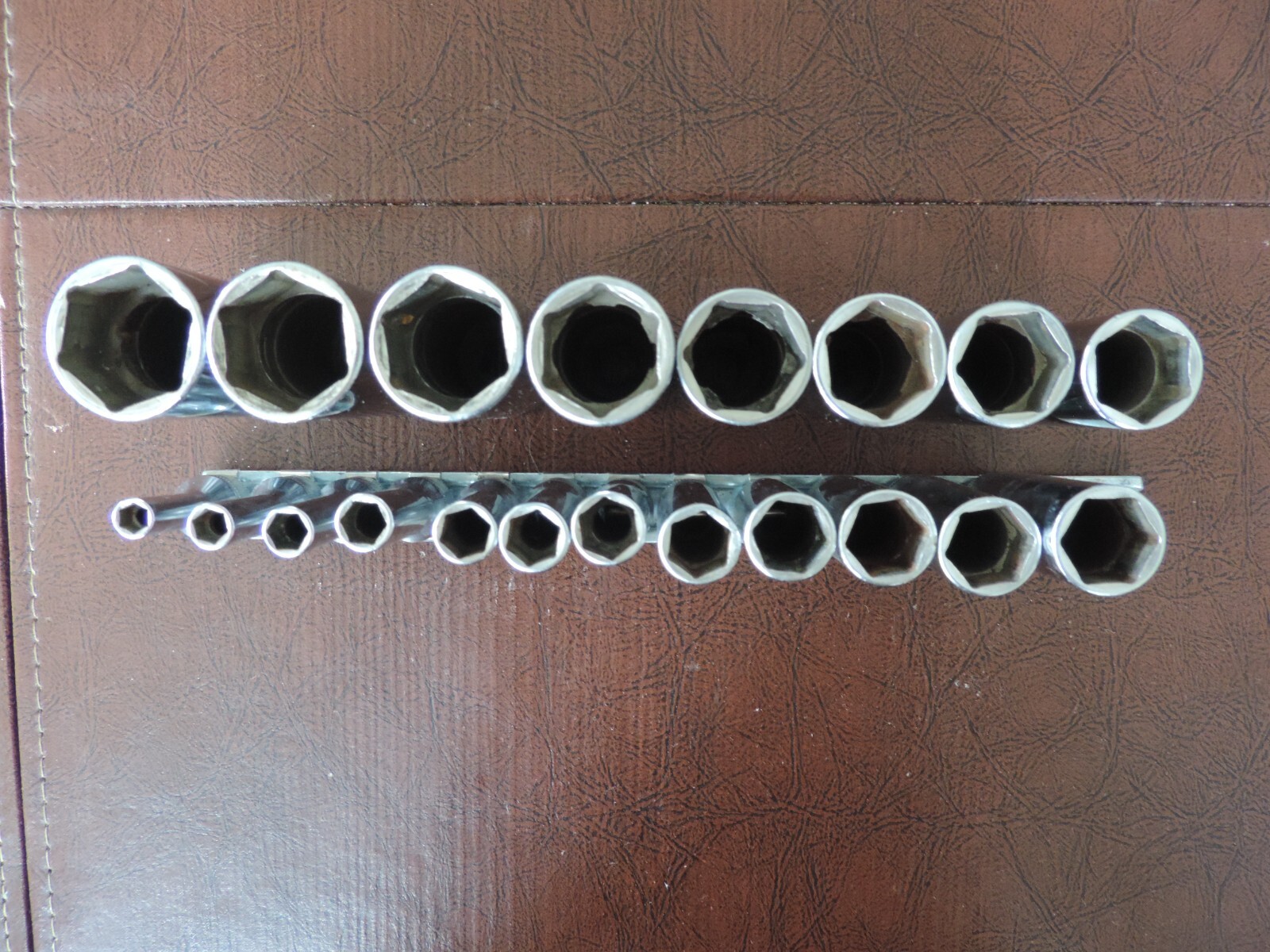 Snap-On 40pc. Metric 3/8 Drive Socket set. 21pc. Deep & 19pc. Shallow