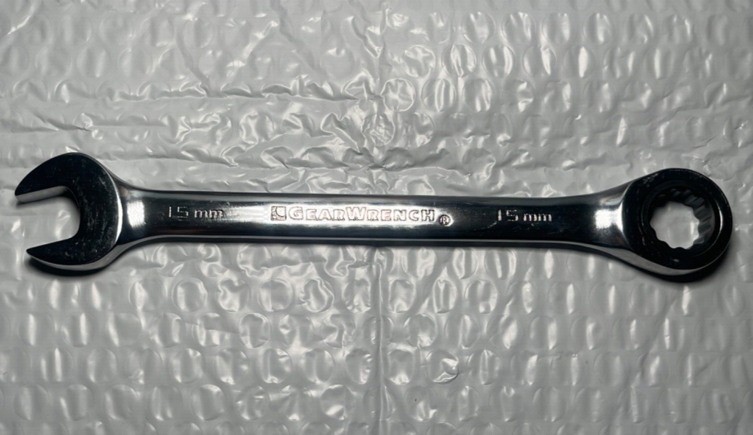 GEARWRENCH 15MM. RATCHETING COMBINATION WRENCH, 12 POINT, 7.75″ LONG.