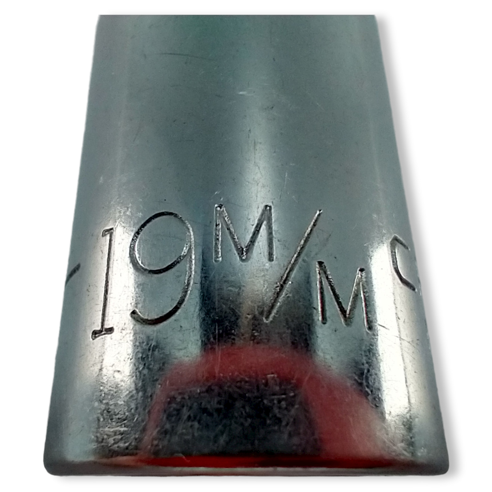 Craftsman V 44238 – 1/2″ Drive – 19 MM 12 Pt. Socket