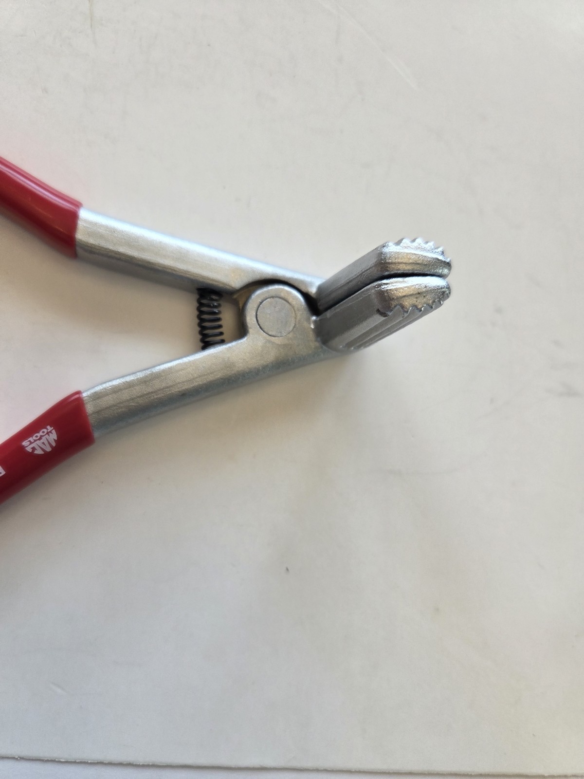 NEW Mac Tools Insulated Spring Loaded Battery Terminal Spreader Pliers