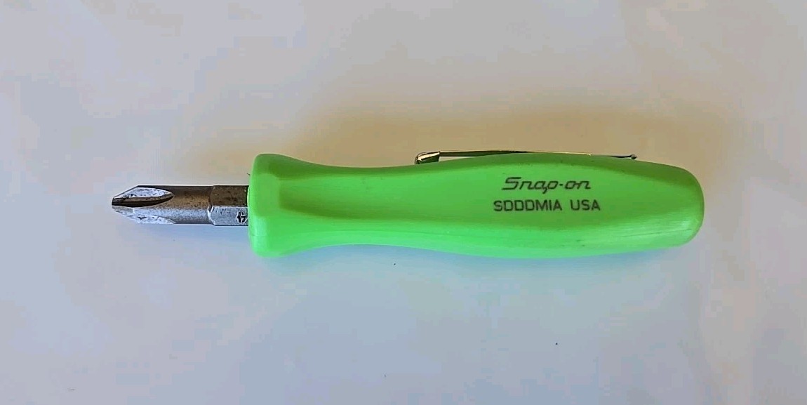 GREEN Snap on tools pocket screwdriver REVERSIBLE TIP pocket screwdriver w/clip