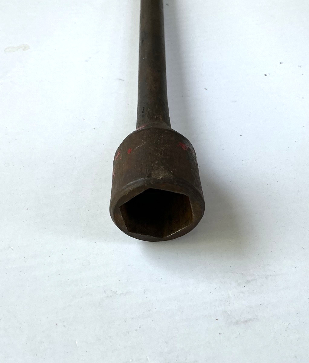MGTD ORIGINAL LUG WRENCH. EARLY STYLE UP TO 1951. 13/16 or 7/16W SOCKET