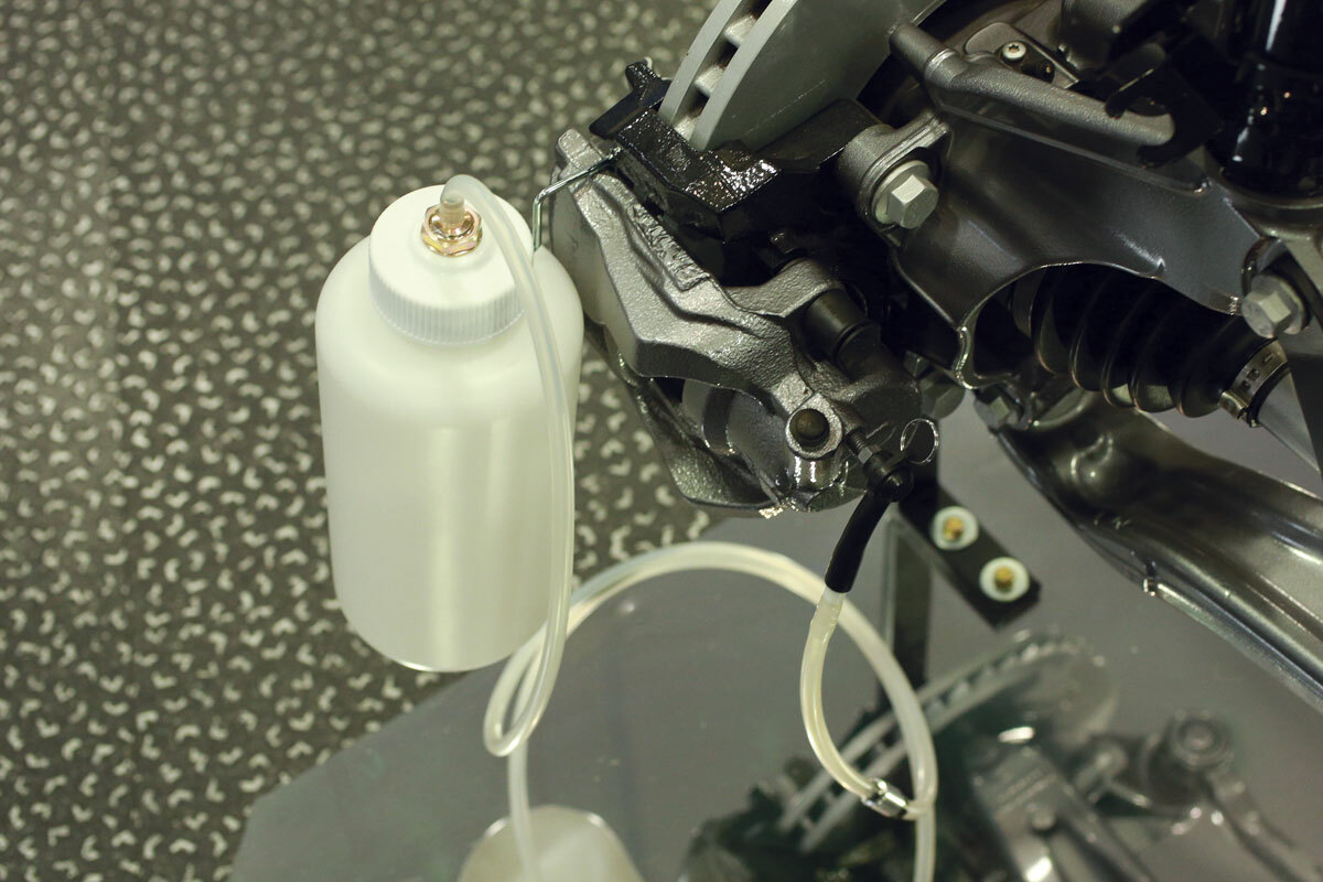 Laser 6592 Brake Fluid Receiver Bottle With Metal Hanging Hook 1500cc Capacity