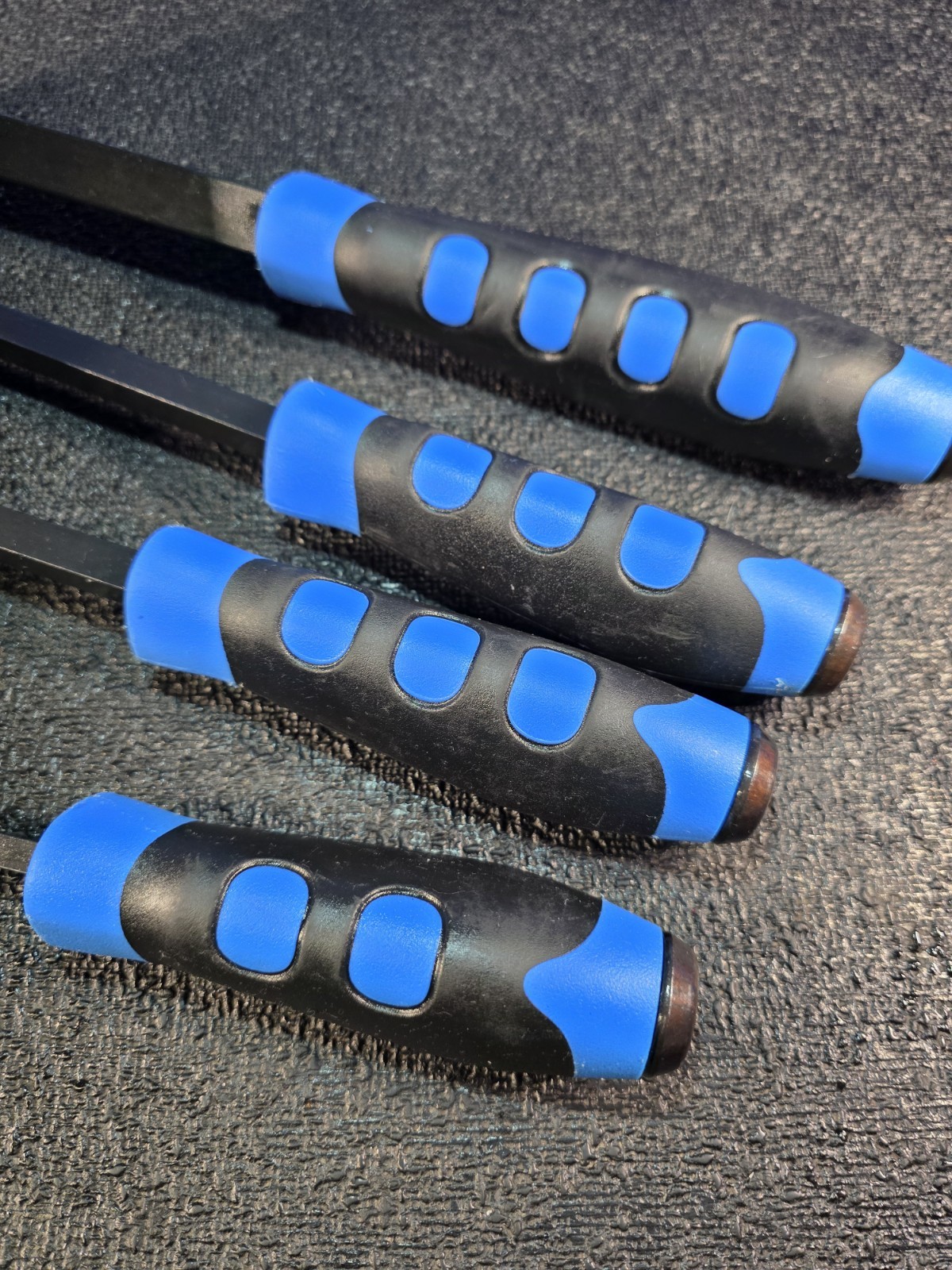 Matco Tools PBB36C 36″ PBB17C 17″ PBB12C 12″ & PBB8C 8″ Striking Pry Bars Blue