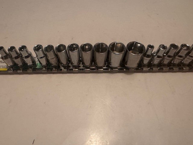 NEW 1/4″ DRIVE 23 PC METRIC & SAE 6 POINT STD SOCKET SET + RAIL