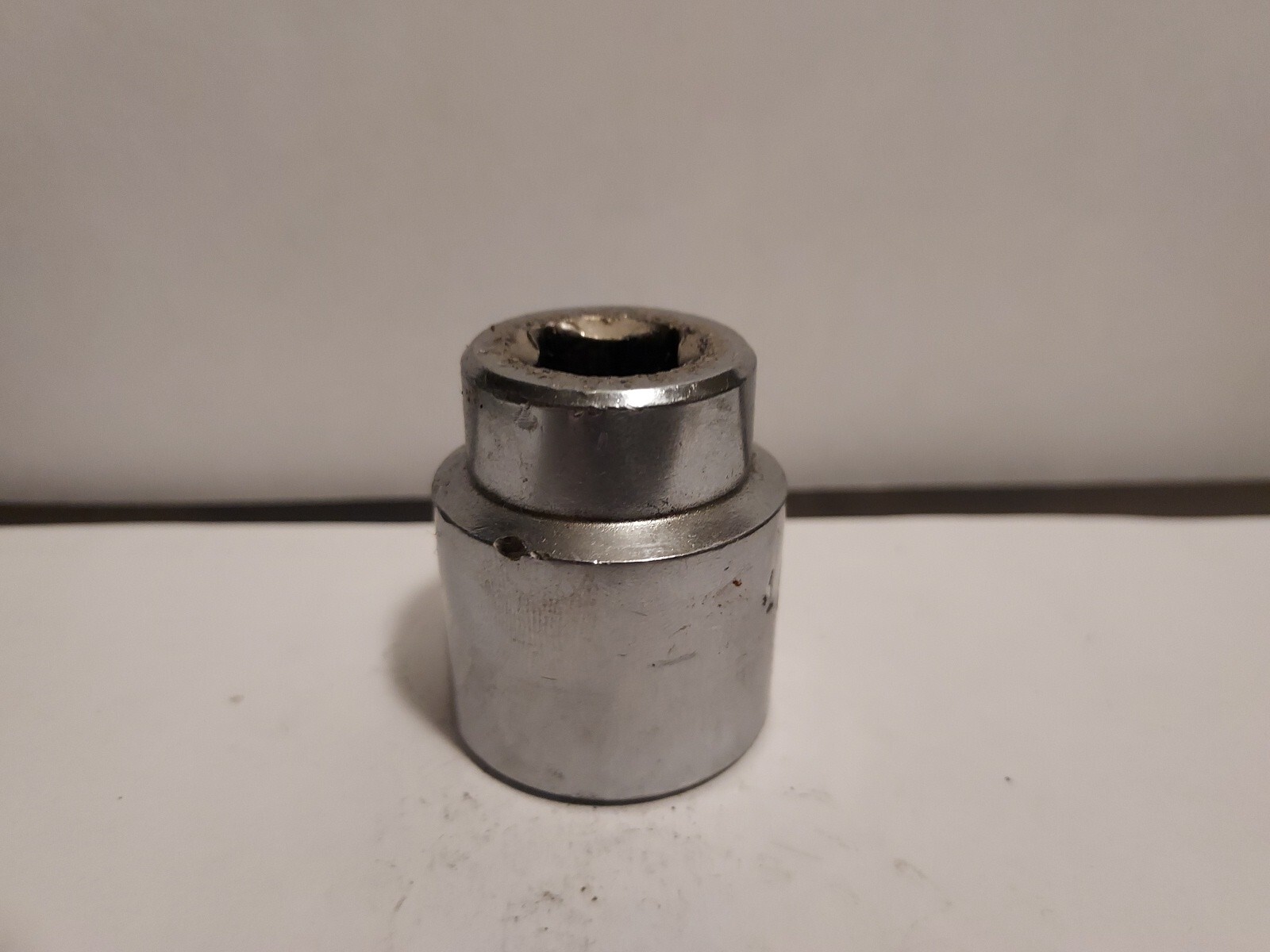 Used MAC TOOLS » 1 IN. » SHORT 1/2 IN. DR. 6 POINT SOCKET , PART#V326R