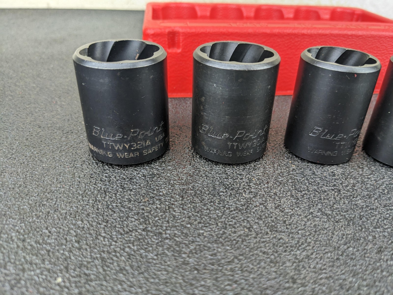 #bp378 Blue Point 305TTWYA 1/2″ Shallow Twist Impact Turbo Socket Set 3/4″ – 1″