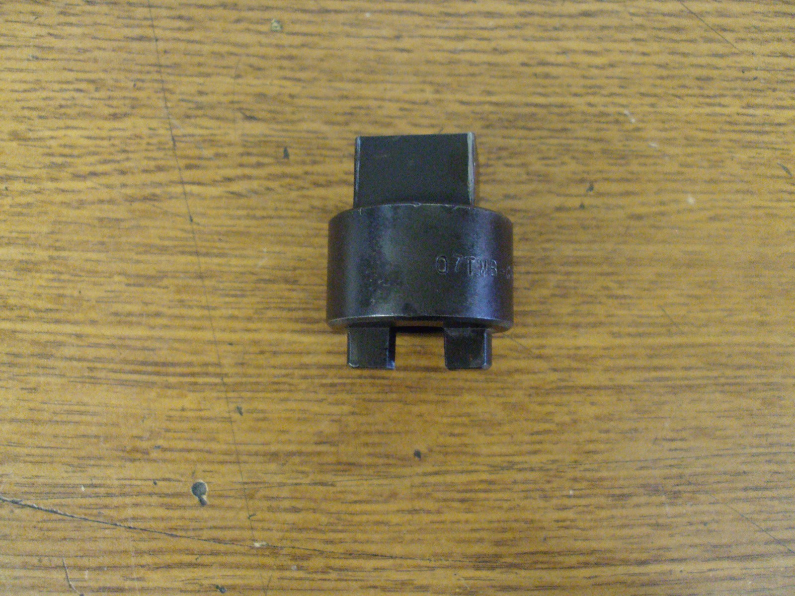 Honda Motor Sports P/N 07TMB-GBF010A 2 Pin 24.5 Holder Attachment Tool B456