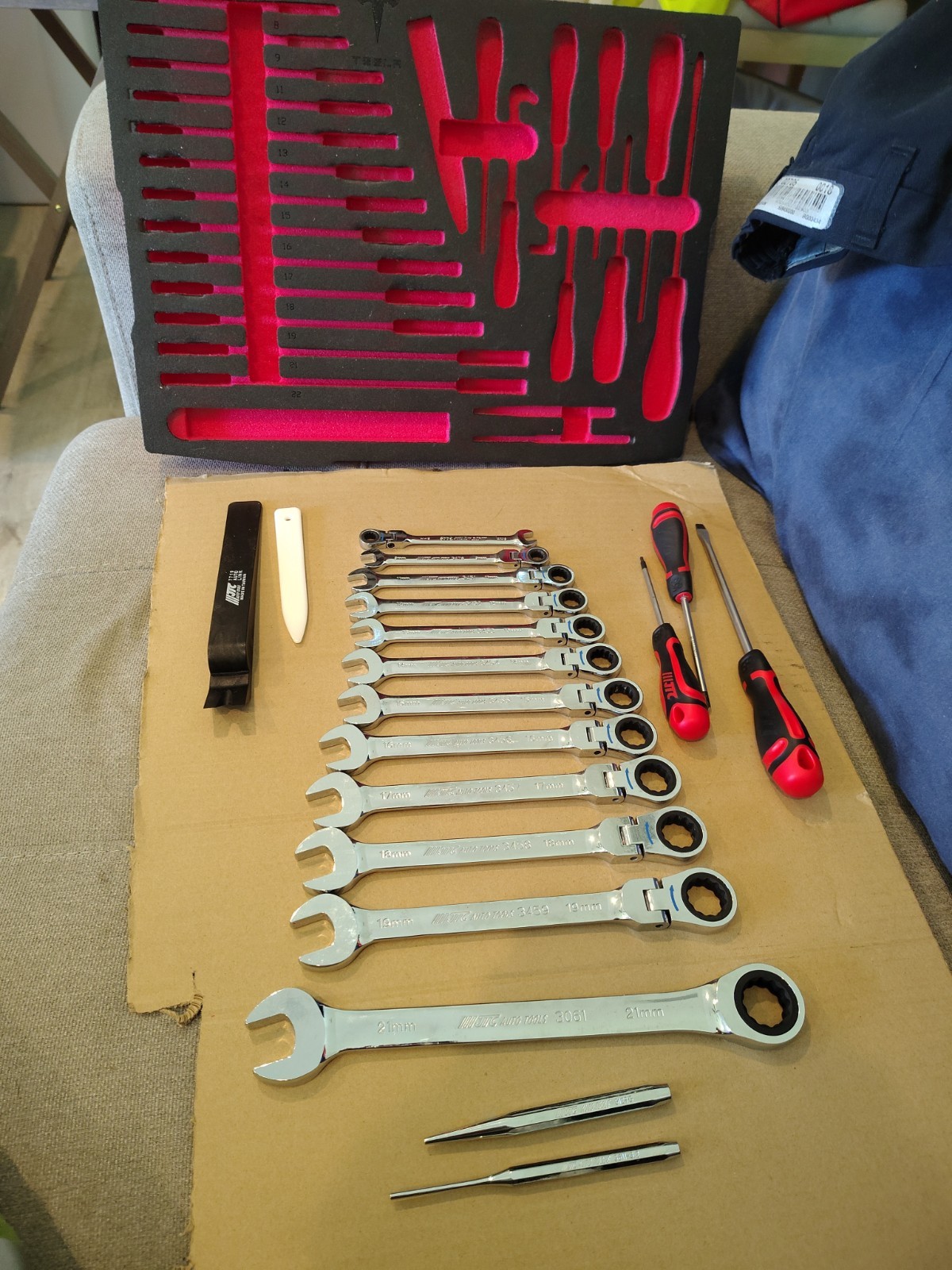 JTC TESLA TECHNICIAN TOOL SET Ratcheting Wrenches Punches Etc In Hard Case