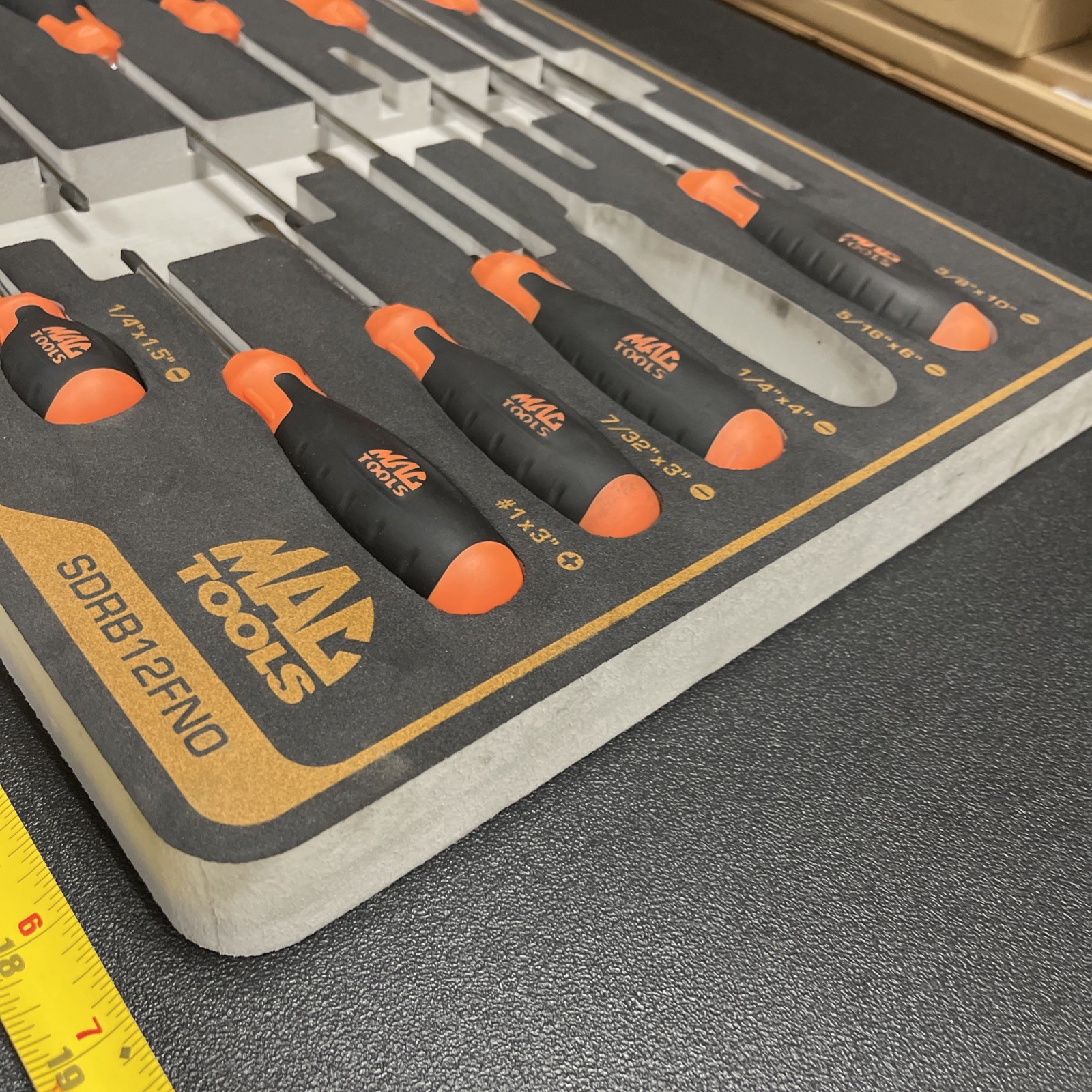 Mac Tools SDRB12FNO 12 Piece Screwdriver Set In Orange Great Condition