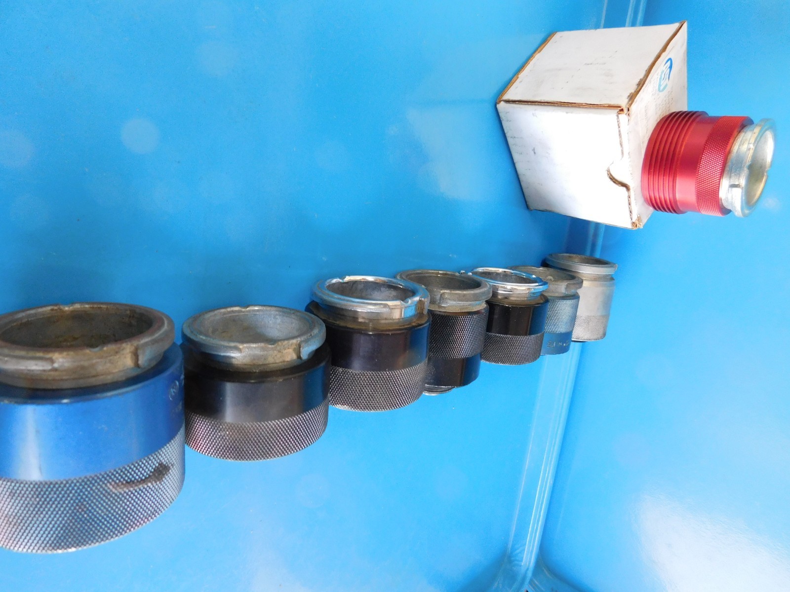 USED, AST RADIATOR PRESSURE ADAPTOR LOT OF » 8 » TOTAL