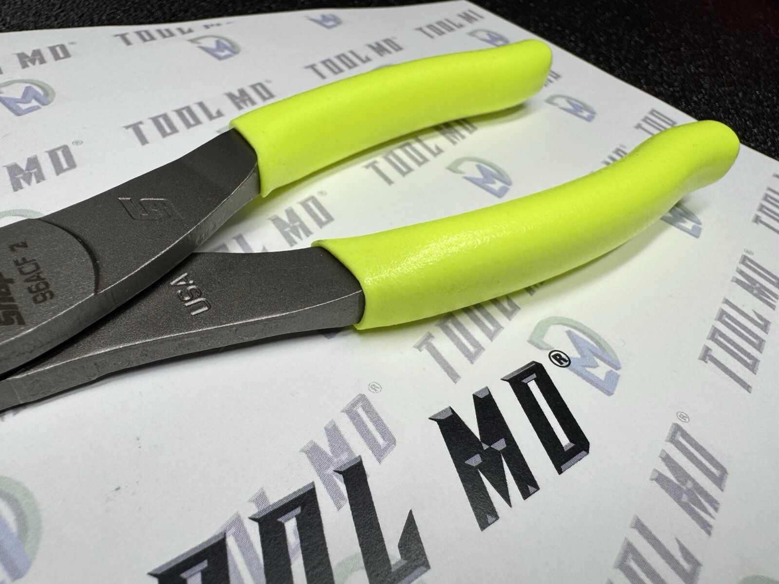 Snap-on Tools USA NEW HI-VIZ 8″ Soft Grip Needle Nose Pliers 96ACFHV