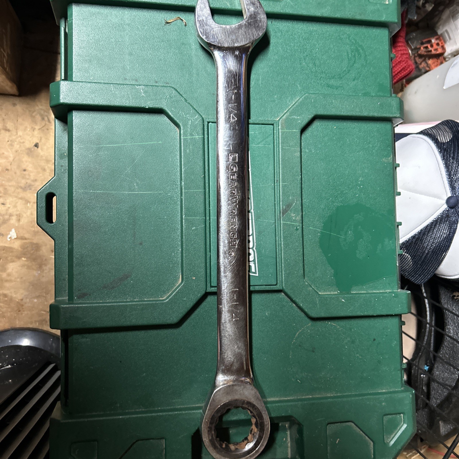 Gearwrench 1-1/4” Professional Combination Ratcheting Wrench SAE 12pt #47812