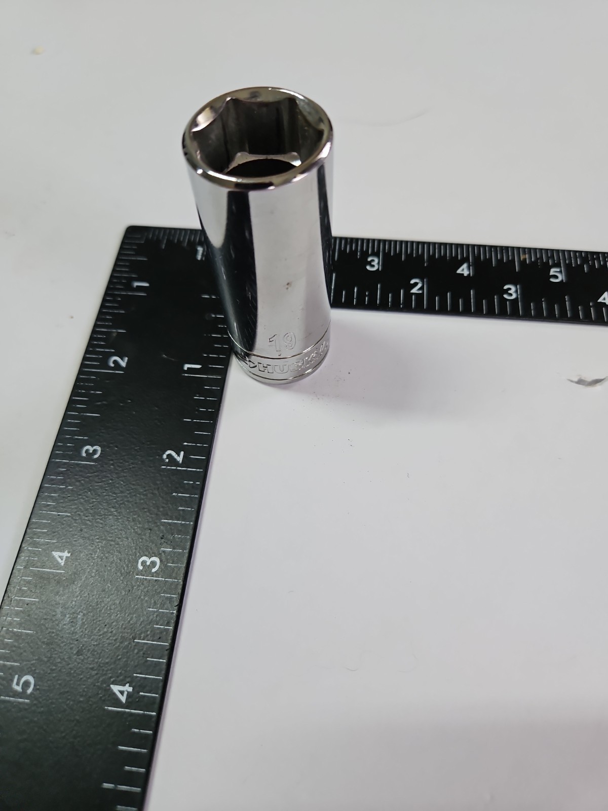 Husky 19mm Deep Well Socket 6 Point 3/8″ Drive China/Taiwan