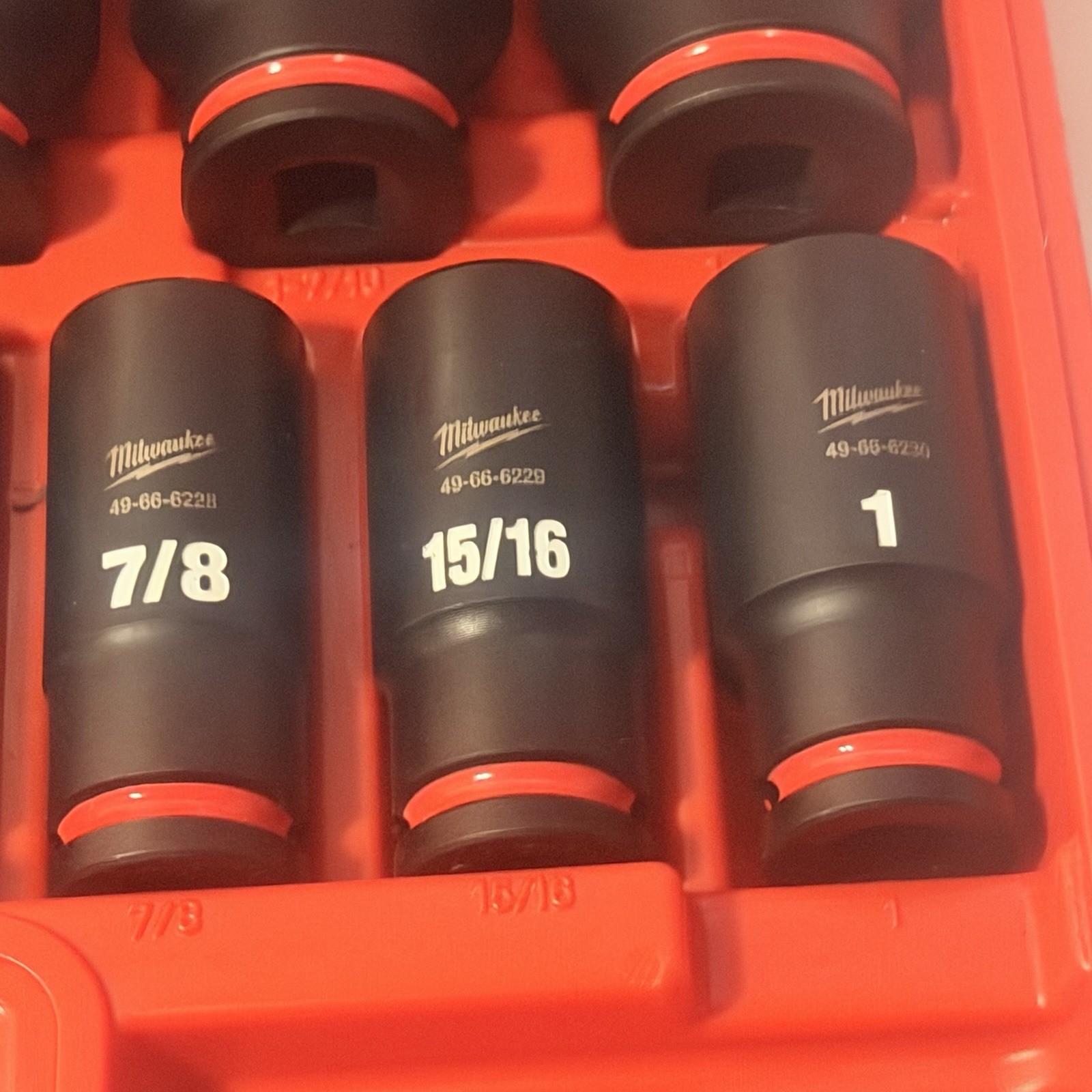 Milwaukee 49-66-7012 SHOCKWAVE Impact Duty 1/2″ Socket Set, 19 Pieces ***MINT***