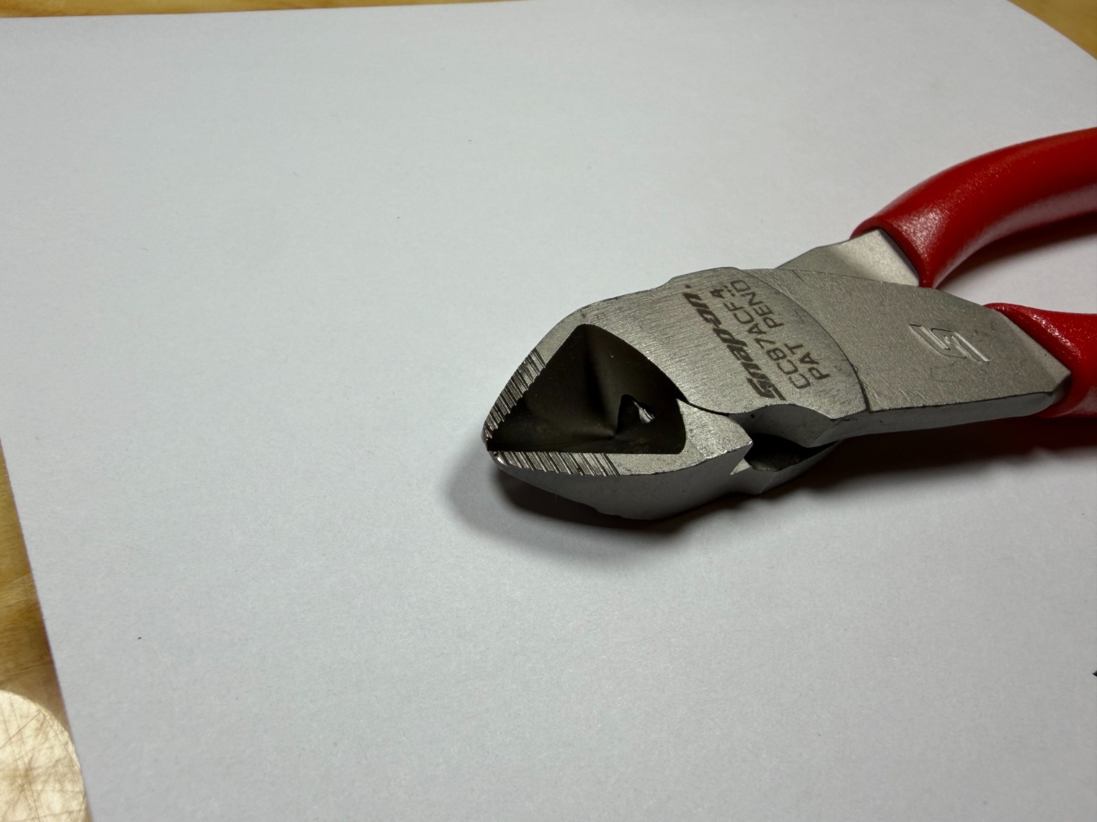 Snap-on Tools USA NEW RED Soft Grip 8″ Flush Cutter w/ Hard Wire Feature CC87ACF