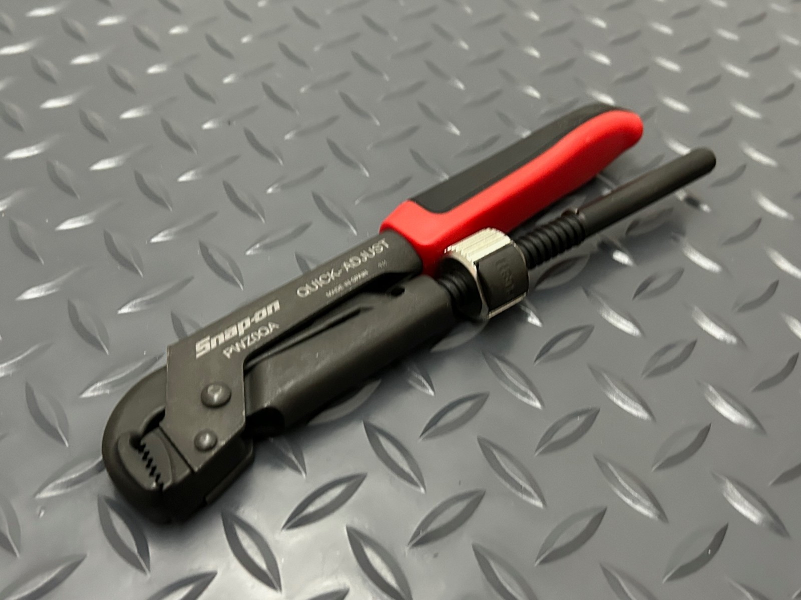 Snap-on Tools Red 8-5/8″ Soft Grip Quick Adjust Pliers Wrench PWZ0QA NEW