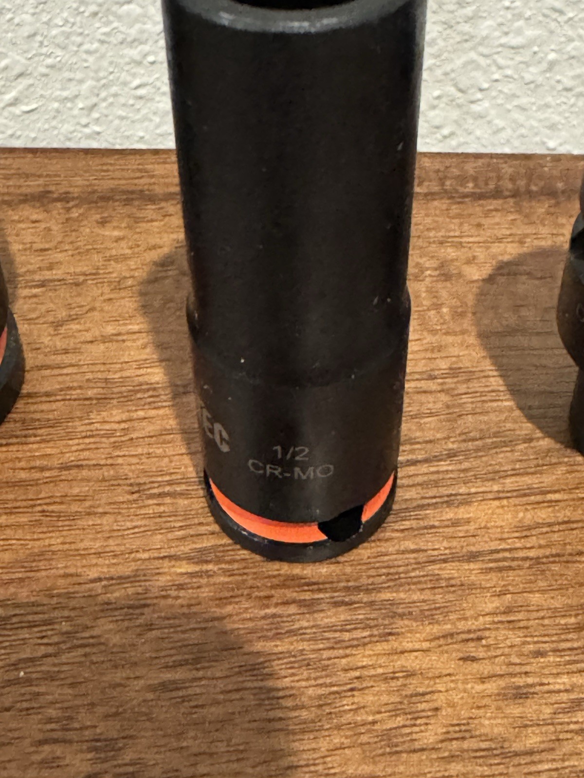 Set of 5 Jujentec 6 point sockets- varying sizes (3/8 in, 1/2 in, 21mm, 22mm, 24