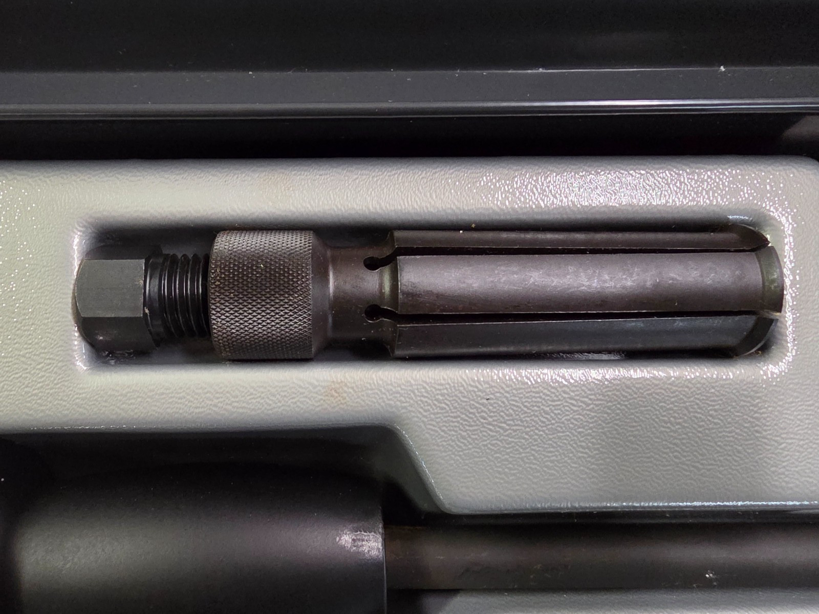 SKF TMSC 30-60 Split Collet Bearing Puller, New in Metal Case, Made in France.