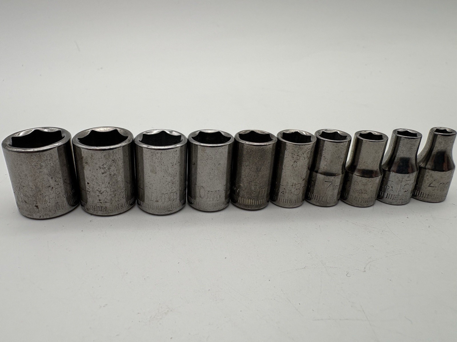 Craftsman G Series SAE & Metric 1/4″ Drive Sockets, 6 Point, 4MM-13MM, 5/32-1/2”