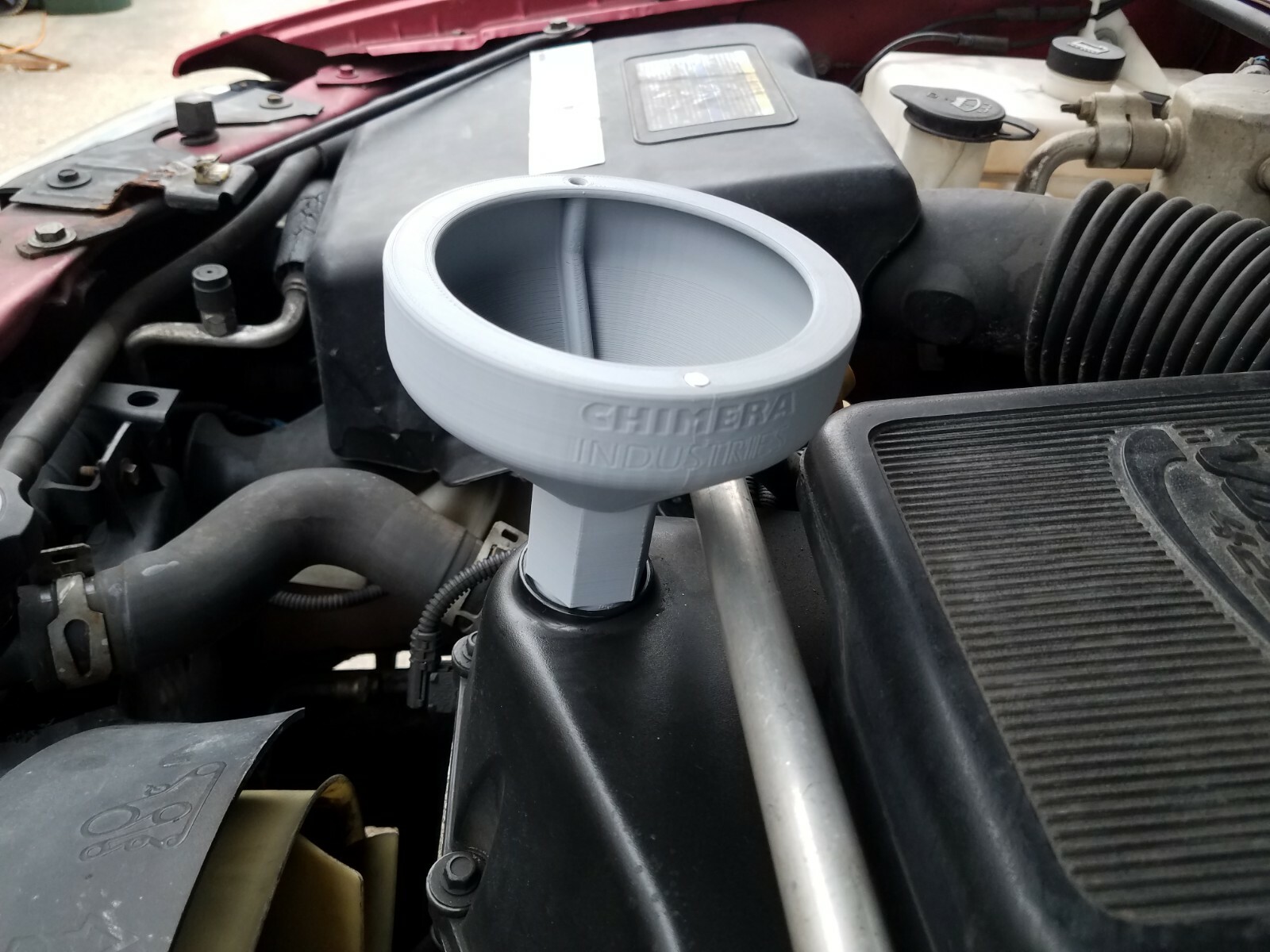 No Spill Locking Oil Funnel for GM Cars/Trucks – Vented High Flow & Magnetic!