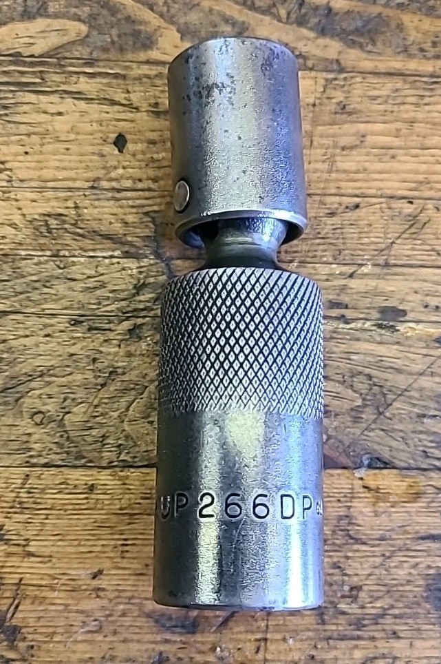 Mac Tools USA 3/8″ Drive 6pt 13/16″ Impact Spark Plug Swivel Socket XUP266DP