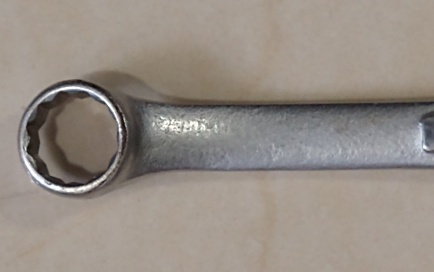 CRAFTSMAN TOOLS USA V, 1/2″ x 9/16″ DBL OFFSET BOX WRENCH, 8.6″ LONG, 12 POINT.