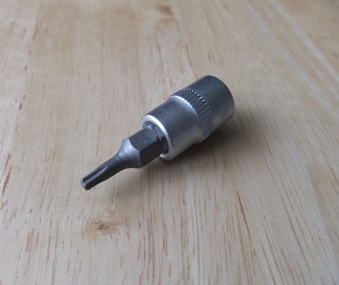 Welzh Werkzeug 1/4 Drive Chrome Vanadium Socket & T10 S2 Steel Bit – 35mm Long