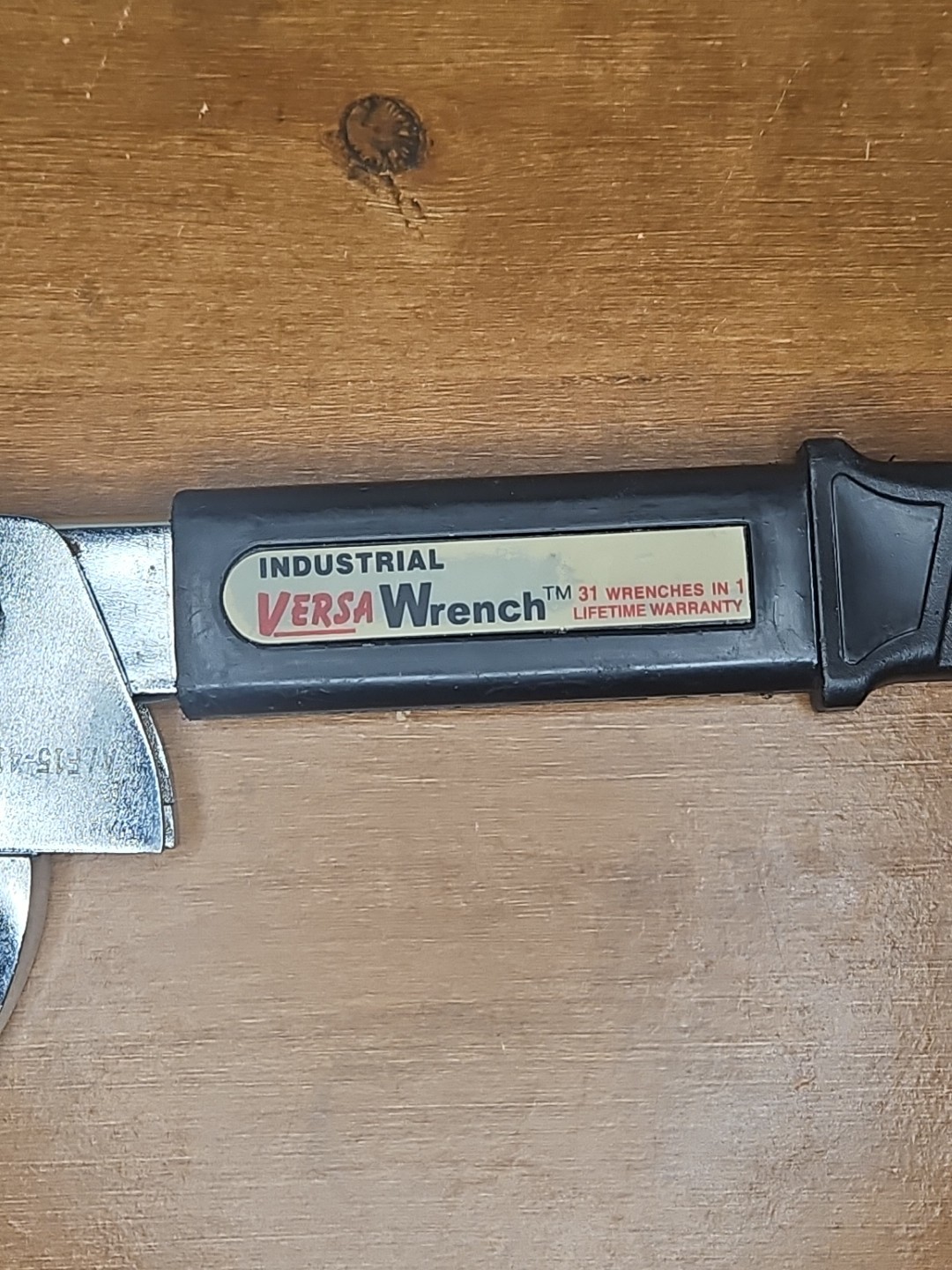 Industrial Versa Wrench 31 Wrenches in 1 Self Adjusting 15-41mm / 5/8″- 1-5/8″