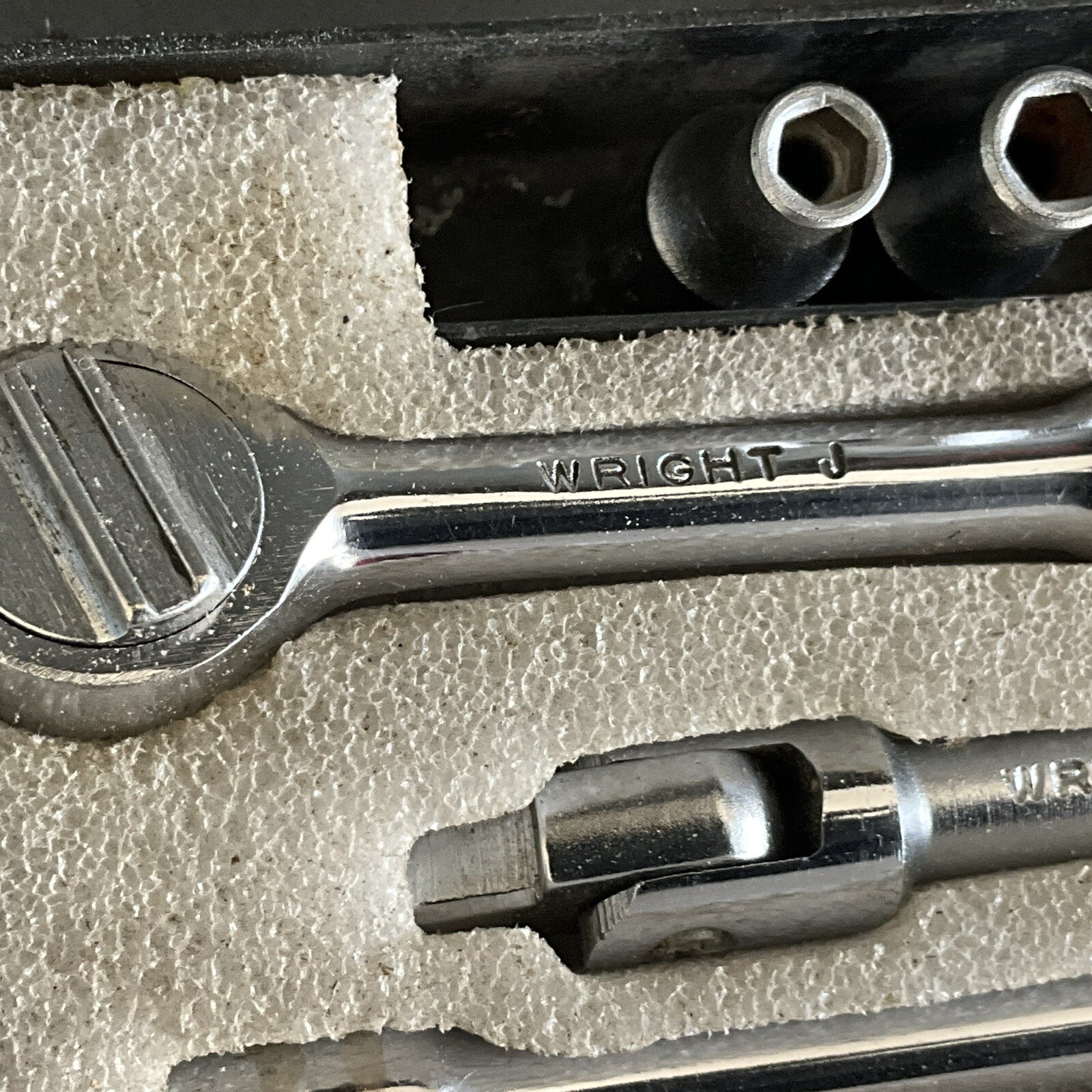 Wright 11 Piece 1/4″ Drive Socket Set w/ 2400 Ratchet w/ 6Pt. Sockets Metal Case