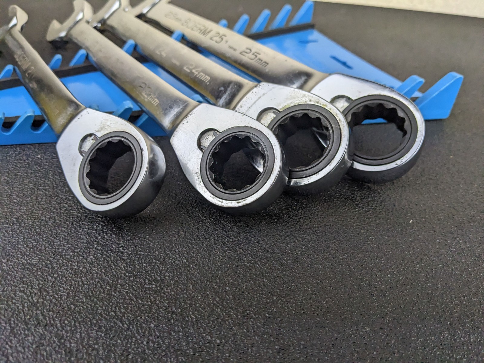 #bp448 Blue-Point Ratcheting Metric Wrench Set 4 PC 21, 22, 24, 25mm BOERM704