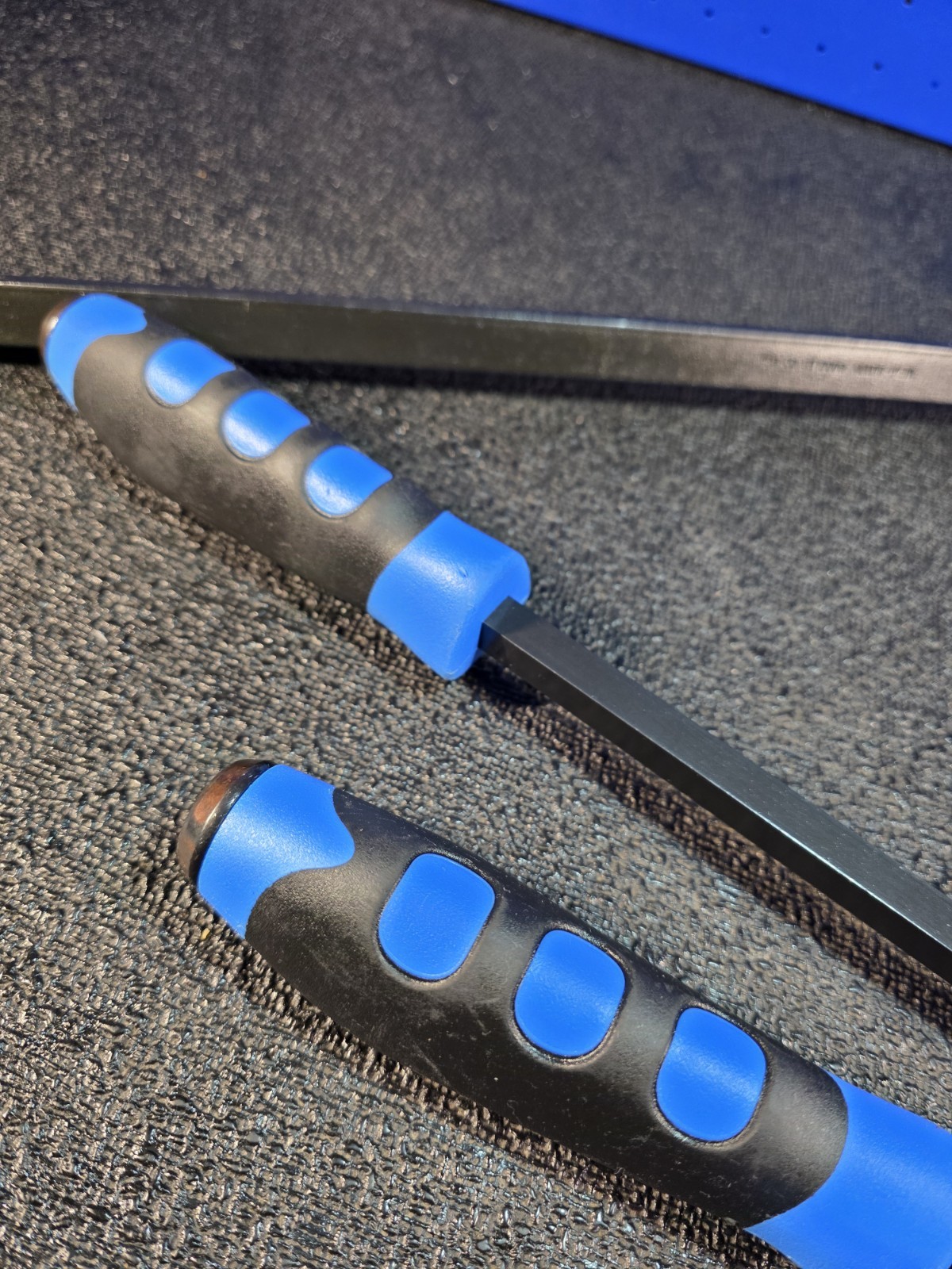 Matco Tools PBB36C 36″ PBB17C 17″ PBB12C 12″ & PBB8C 8″ Striking Pry Bars Blue