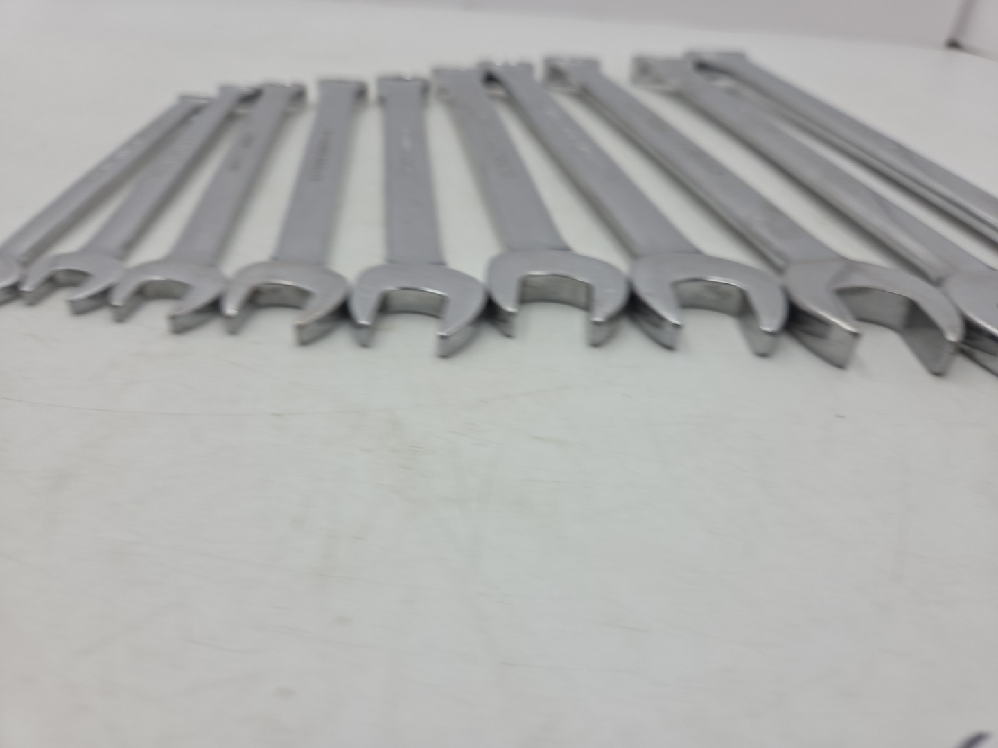 Thorsen 10 Pc. Combo Wrench Set Metric 22, 20, 19, 17, 16, 14, 13, 11, 9 & 8MM