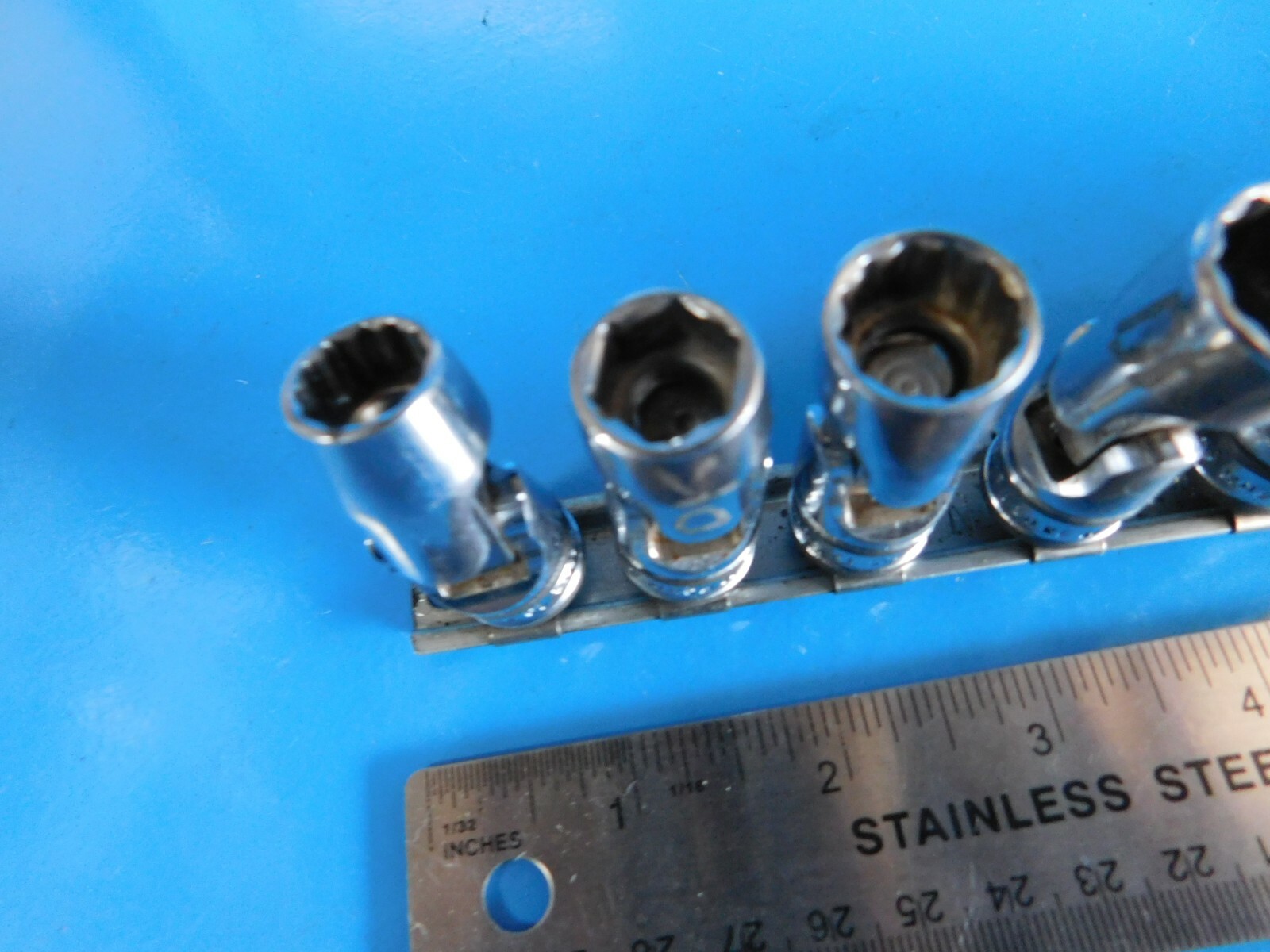 USED, SNAP ON 3/8 IN. DR. (10,11,12,13,14,15,16,17,18,&19 MM.) UNIVERSAL SOCKETS