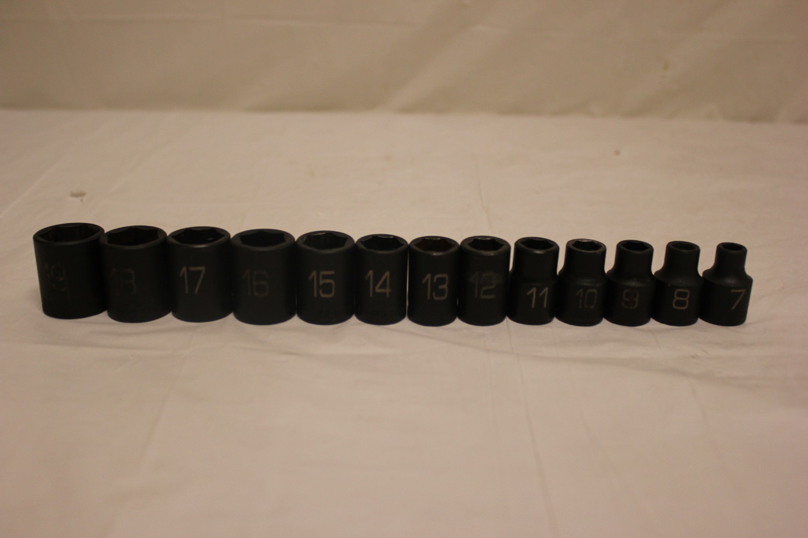 MATCO Tools ADV 13 Pc 3/8″ Drive Metric 12 Point Impact Socket Set 7-19mm F2B8