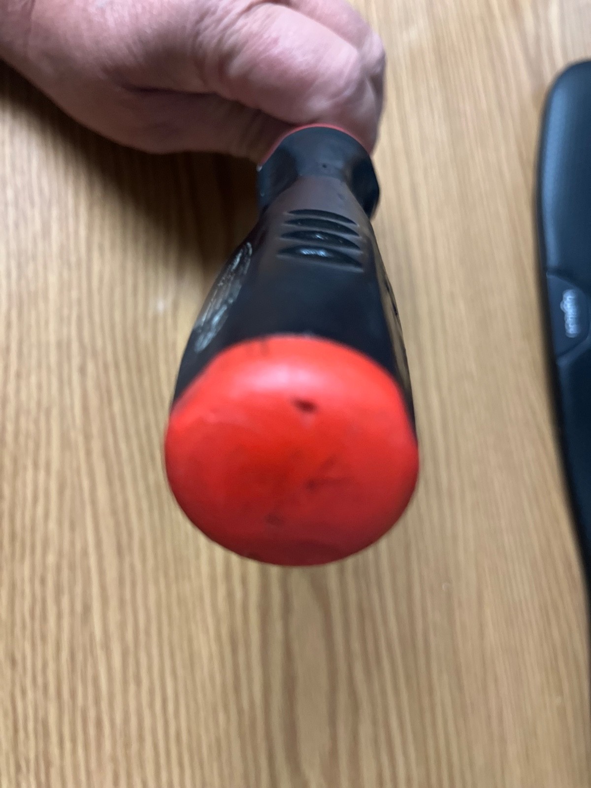 SNAP ON – NO4 PHILLIPS SCREWDRIVER WITH BLACK/RED CUSHION GRIP HANDLE- LOC#279